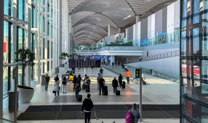 Conheça os aeroportos e companhias aéreas mais pontuais do mundo em 2025