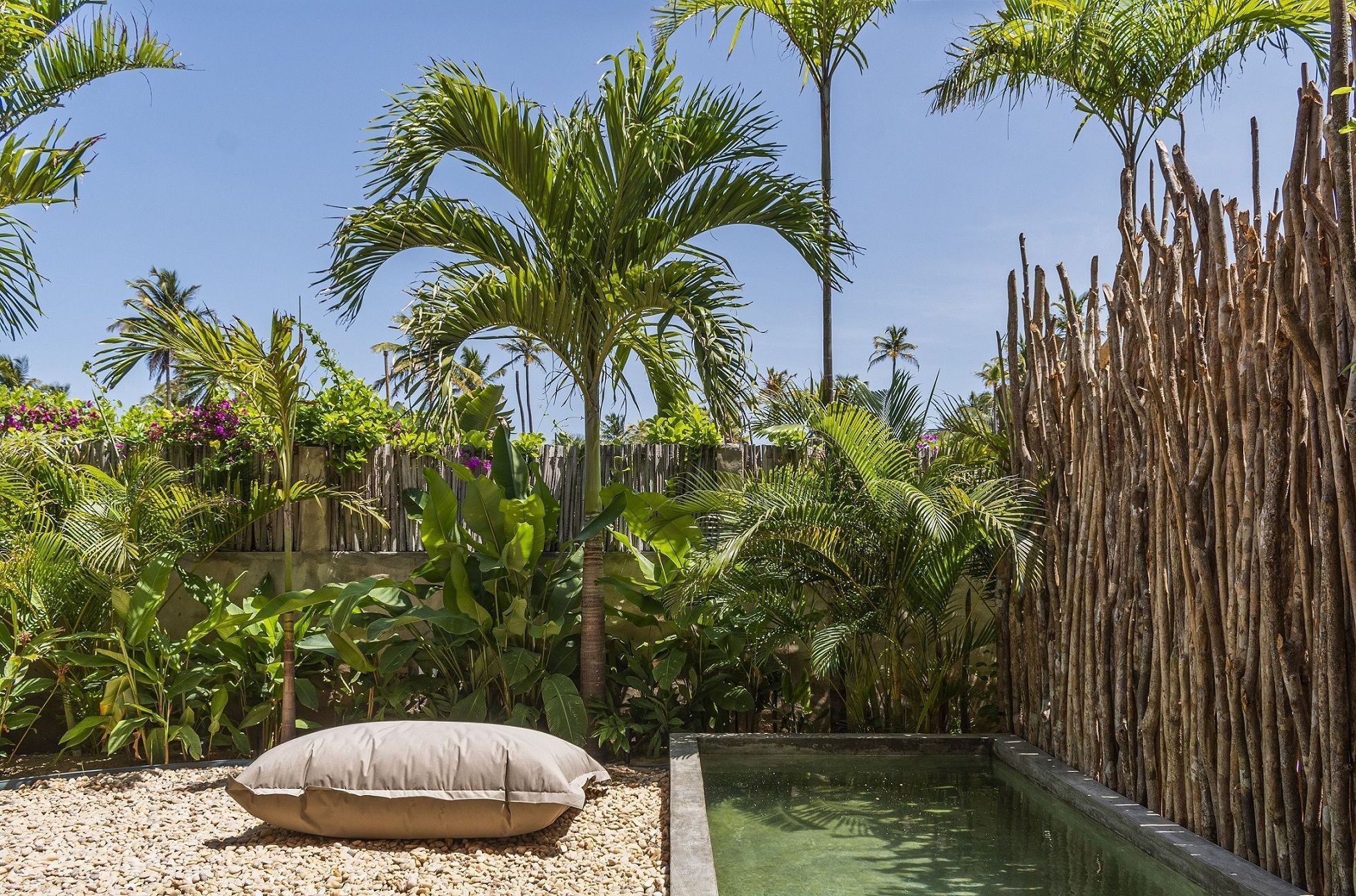 Icaraizinho de Amontada tem hotéis boutique e casas elegantes; na imagem, acomodação do Makena Hotel • Felipe Petrovski
