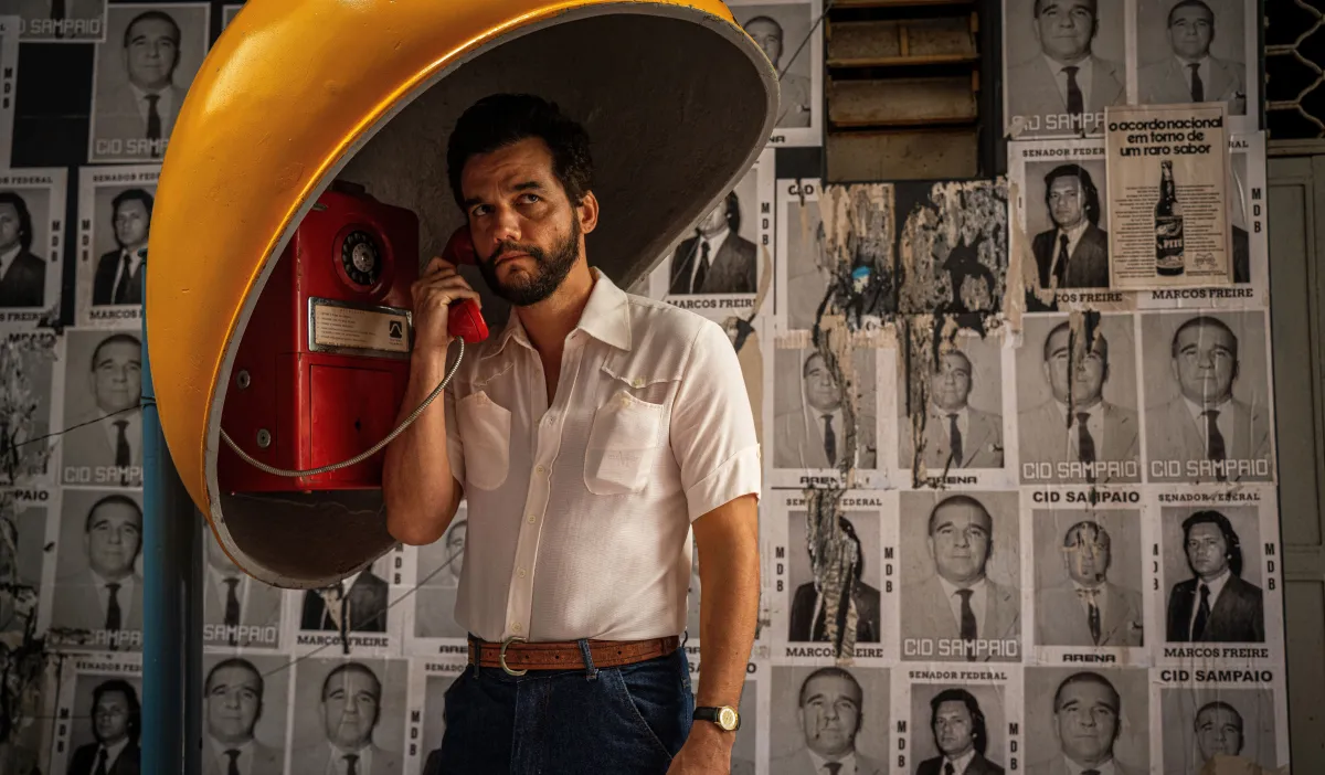 Wagner Moura em pôster do filme O Agente Secreto