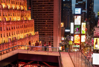 Times Square ganha mirante no prédio da famosa bola de Ano-Novo de NY