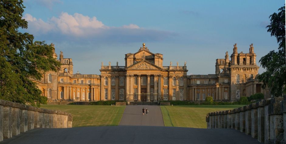 O Palácio Blenheim representa a Buckingham House em "Bridgerton" • Blenheim Palace