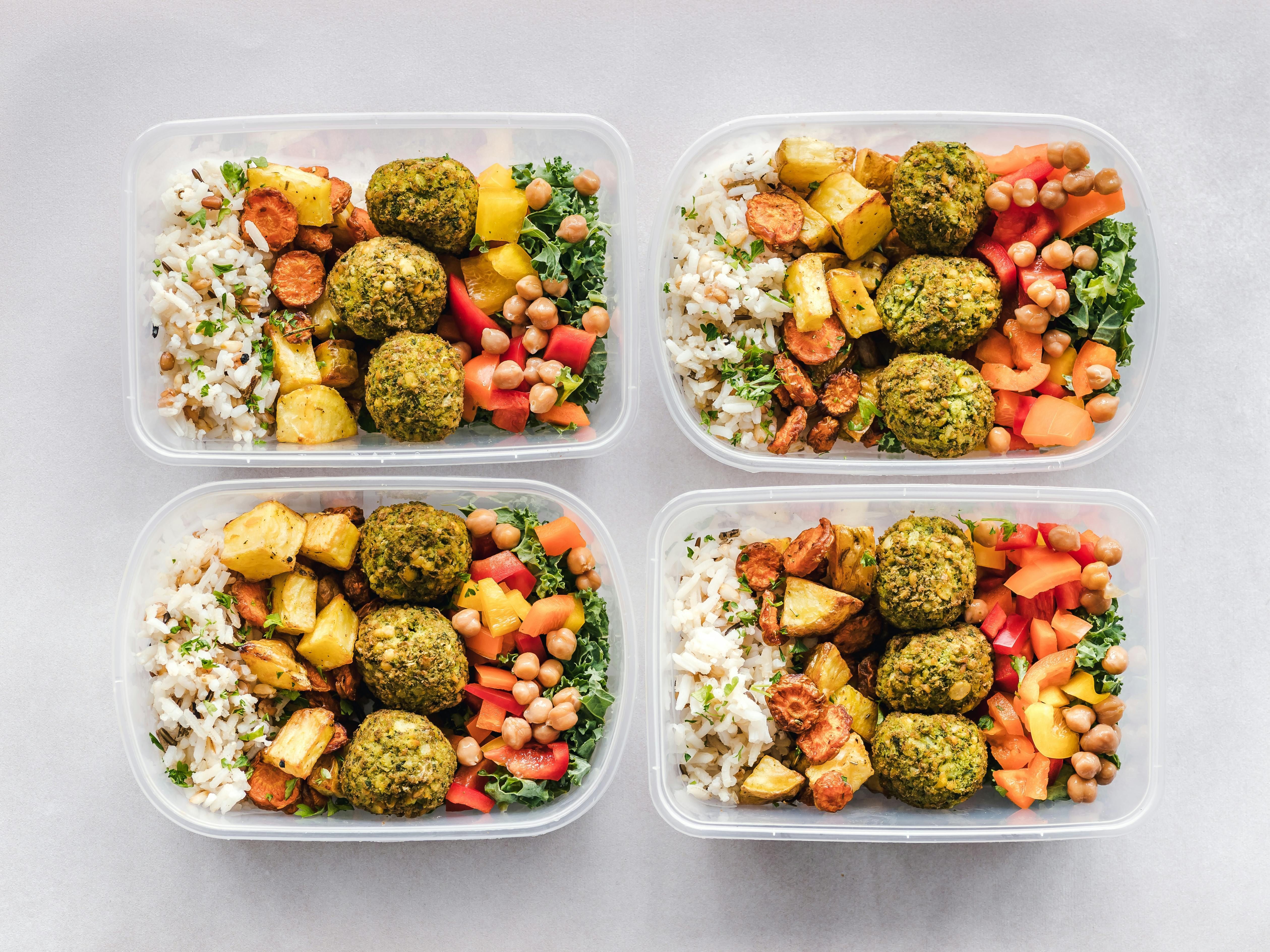 Uma alimentação saudável é baseada em equilíbrio entre os grupos alimentares • Pexels