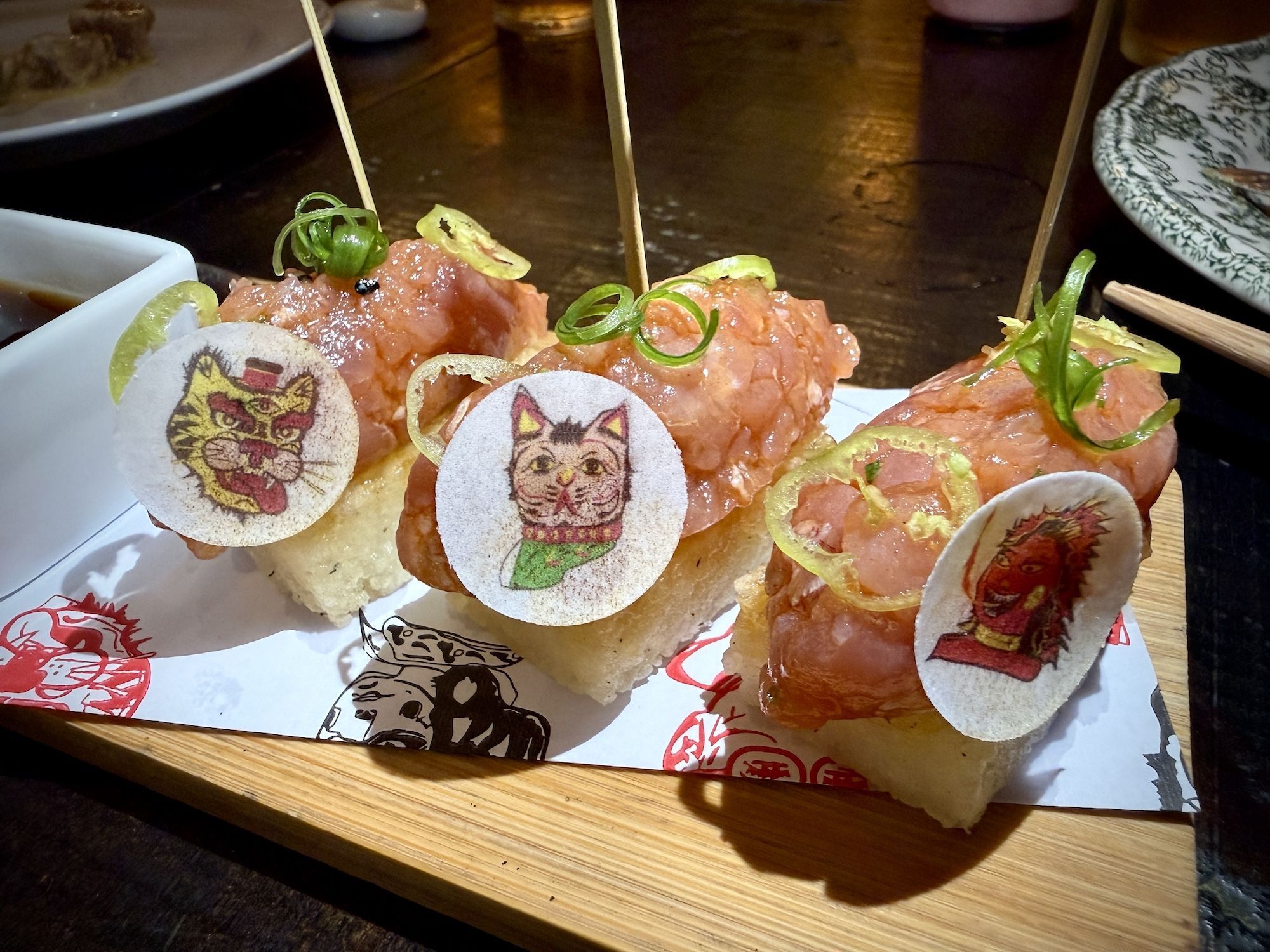 Pintxo de atum com gohan frito • Tina Bini