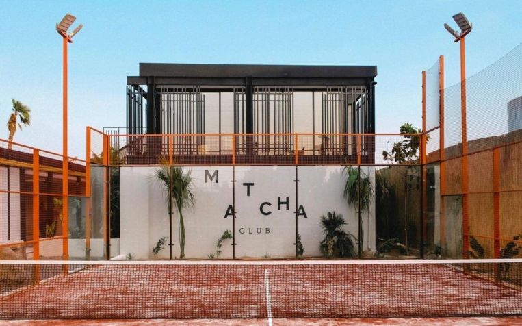Matcha Club é ponto de encontro da comunidade local com aulas de pádel e pilates • Divulgação