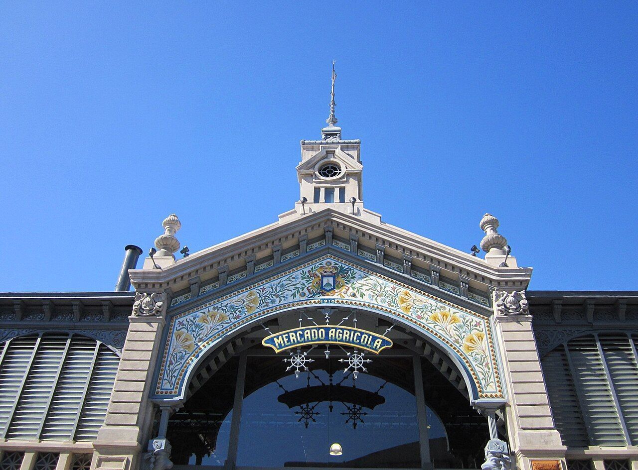 Mercado Agrícola de Montevideo conta com restaurantes e espetáculos • Wikimedia Commons