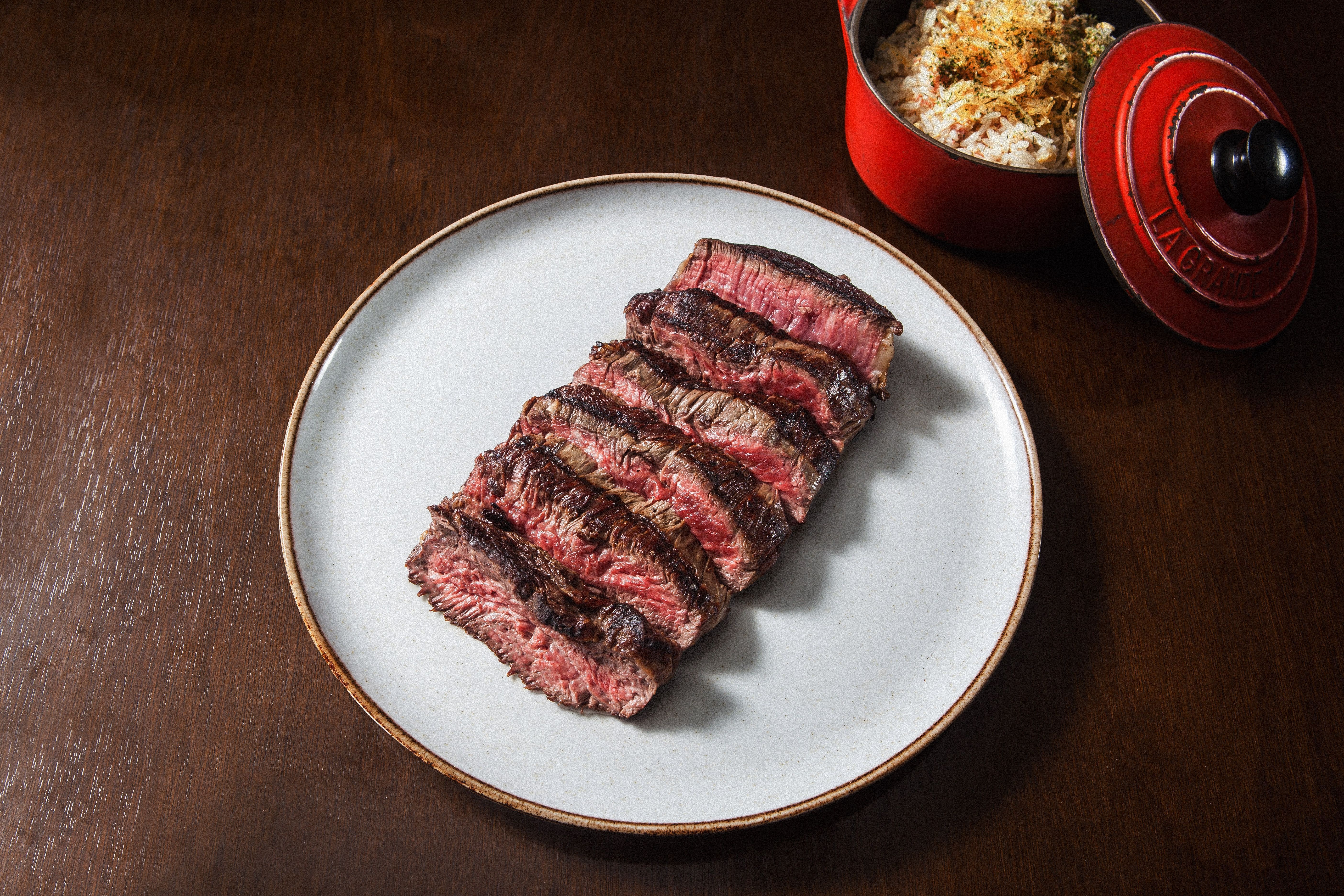 Bife de Chorizo do Pobre Juan é um dos destaques do menu • Divulgação