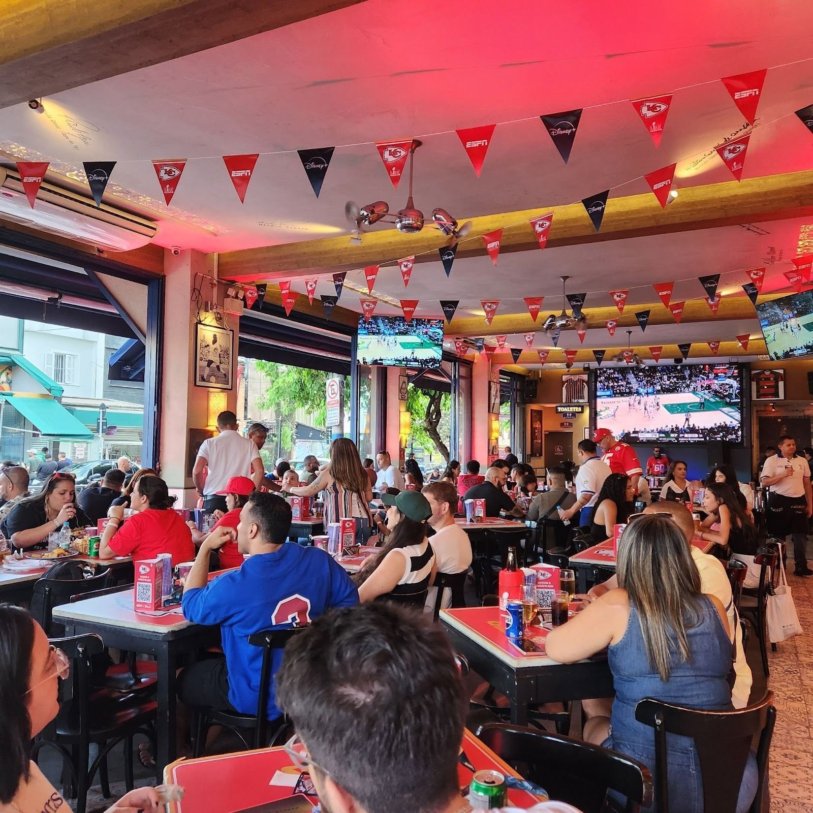 Bar Posto 6, na Vila Madalena • Divulgação