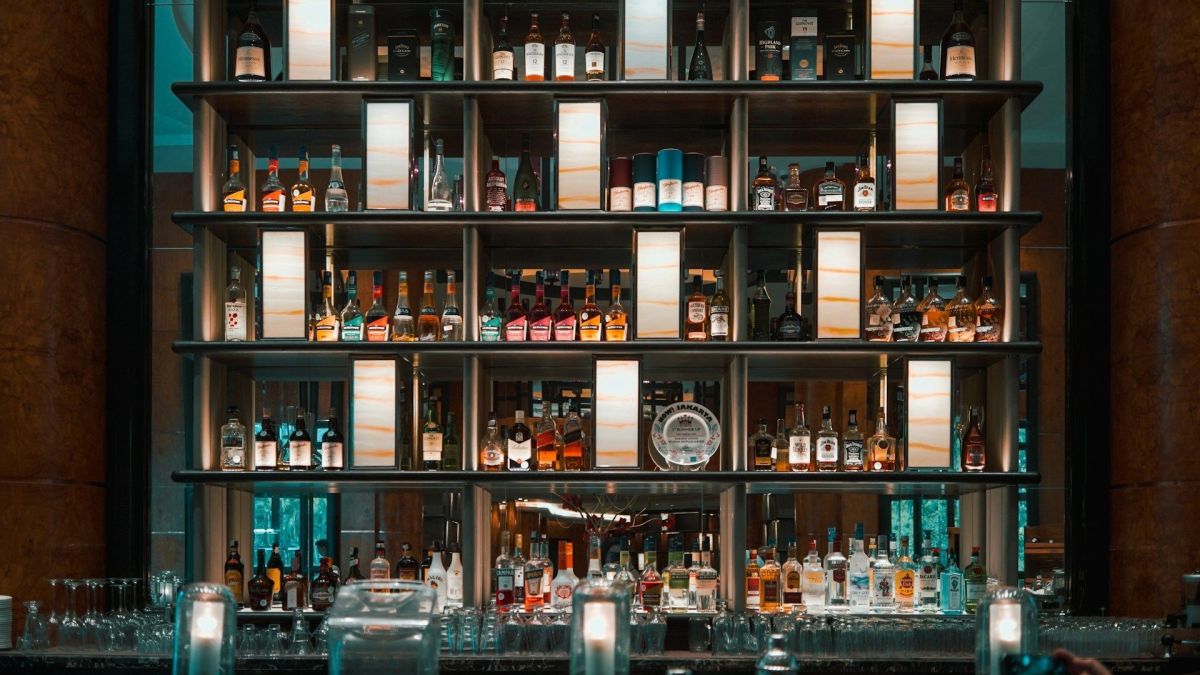 Como os bares de hotel mudaram a história da coquetelaria