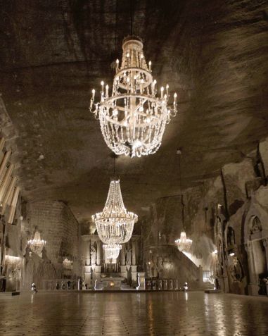 Capela de Santa Kinga na mina de sal Wieliczka • Reprodução/Instagram/Kopalnia Soli "Wieliczka"