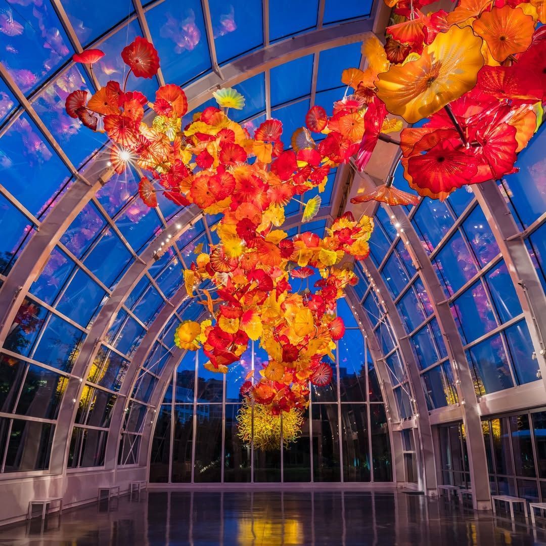 Chihuly Garden and Glass reúne obras do artista Dale Chihuly • Instagram/Chihuly Garden and Glass