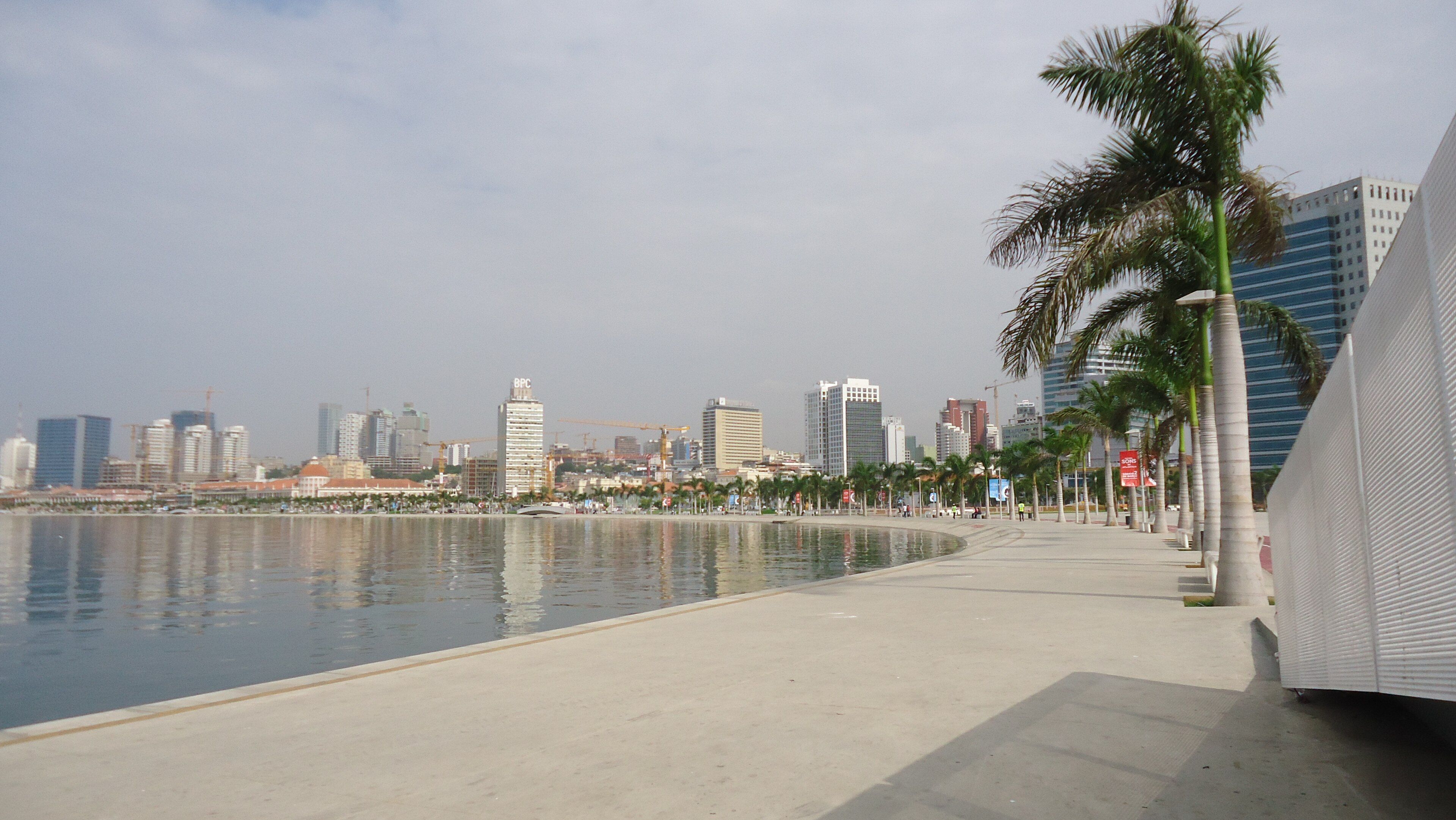 Orla de Luanda, em Angola