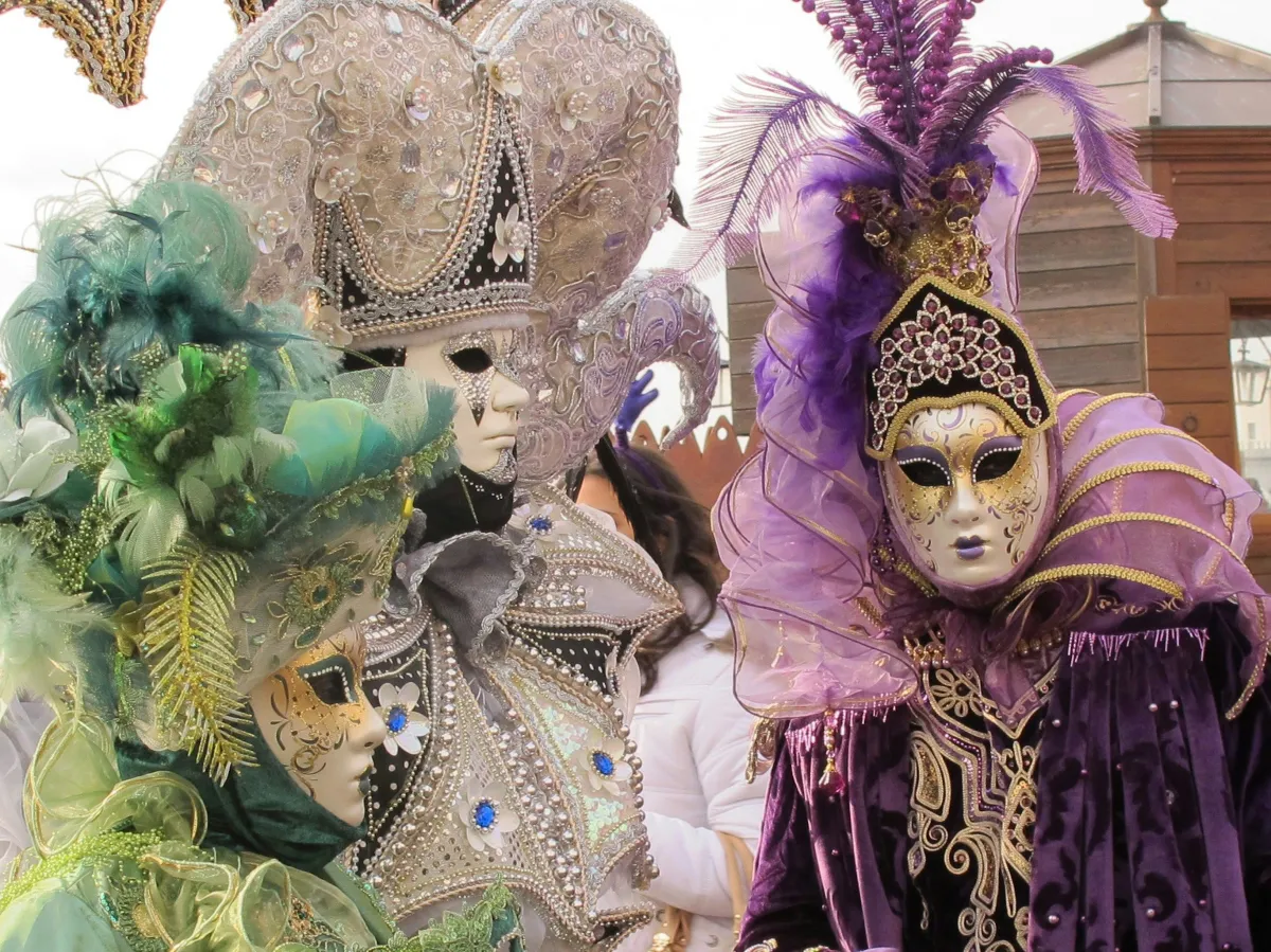 Mardi Gras é o carnaval de Nova Orleans • Edoardo Maresca/Unsplash