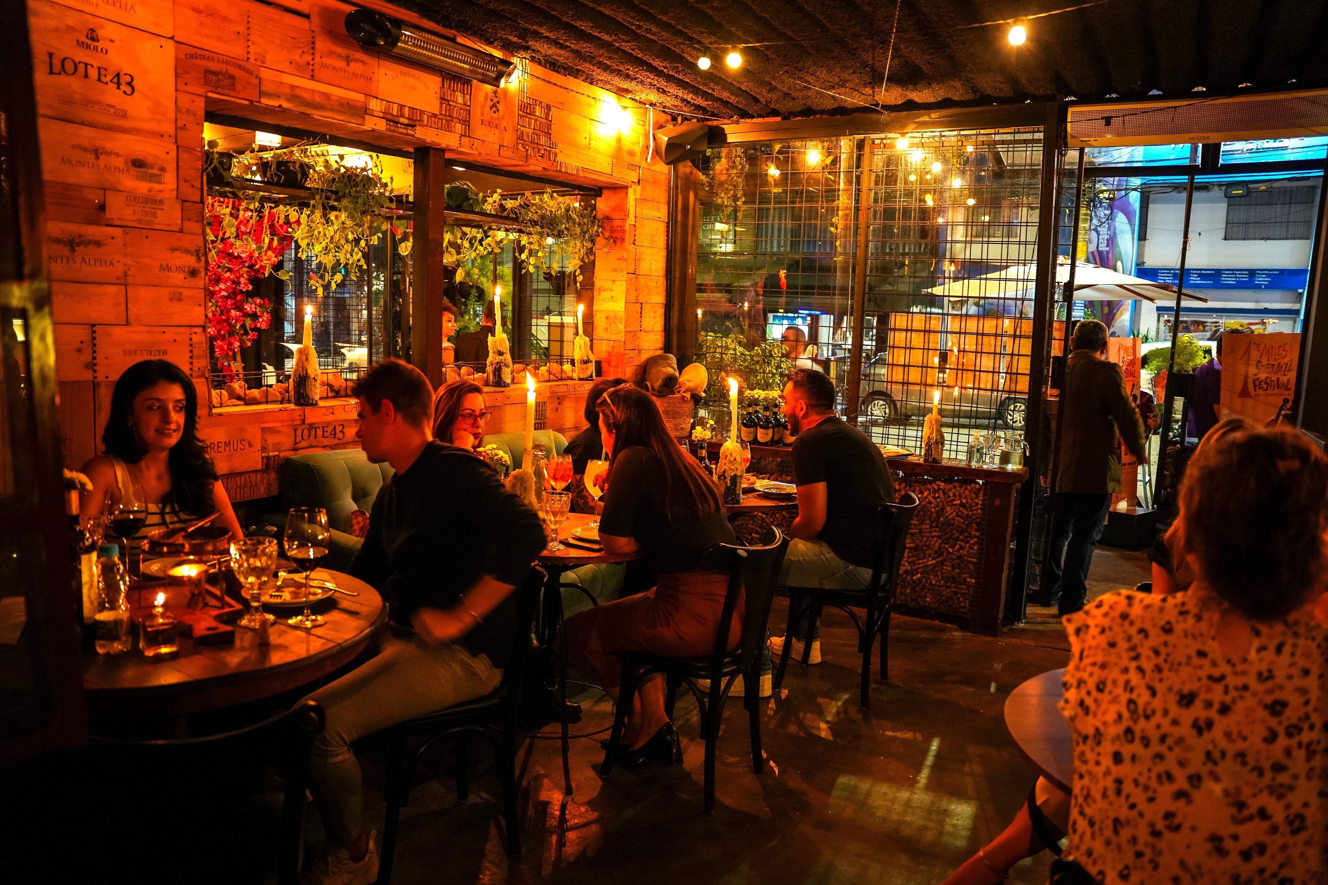 Miles Wine & Jazz Bar tem rodízio de vinhos e apresentações especiais ao longo da semana • Divulgação