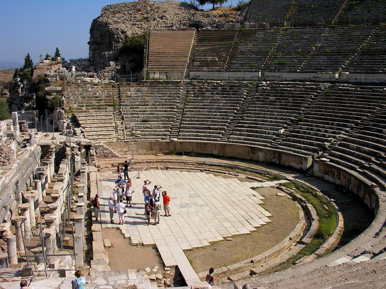 Batalhas de gladiadores eram realizadas no Grande Teatro • Wikimedia Commons