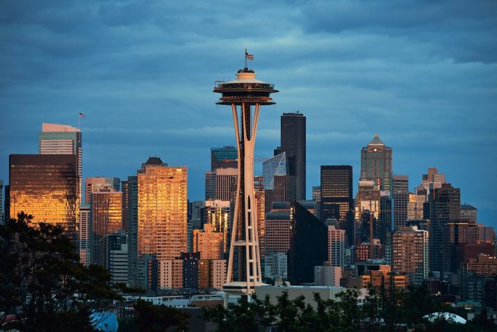 Space Needle é o cartão-postal e maior símbolo de Seattle • Caleb Riston/Unsplash