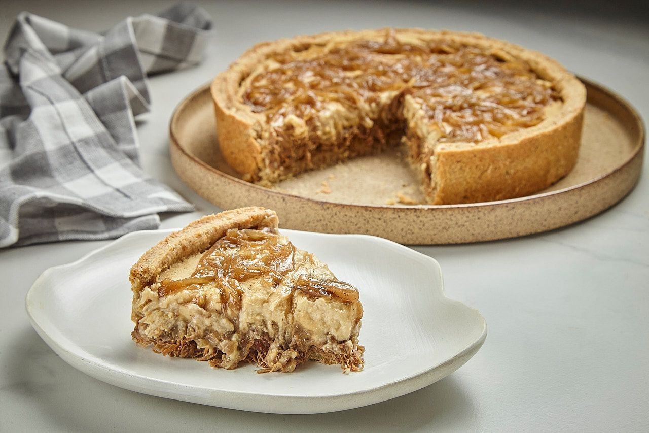 Torta de carne com Hommus é uma das sugestões do menu da Torteria • Divulgação