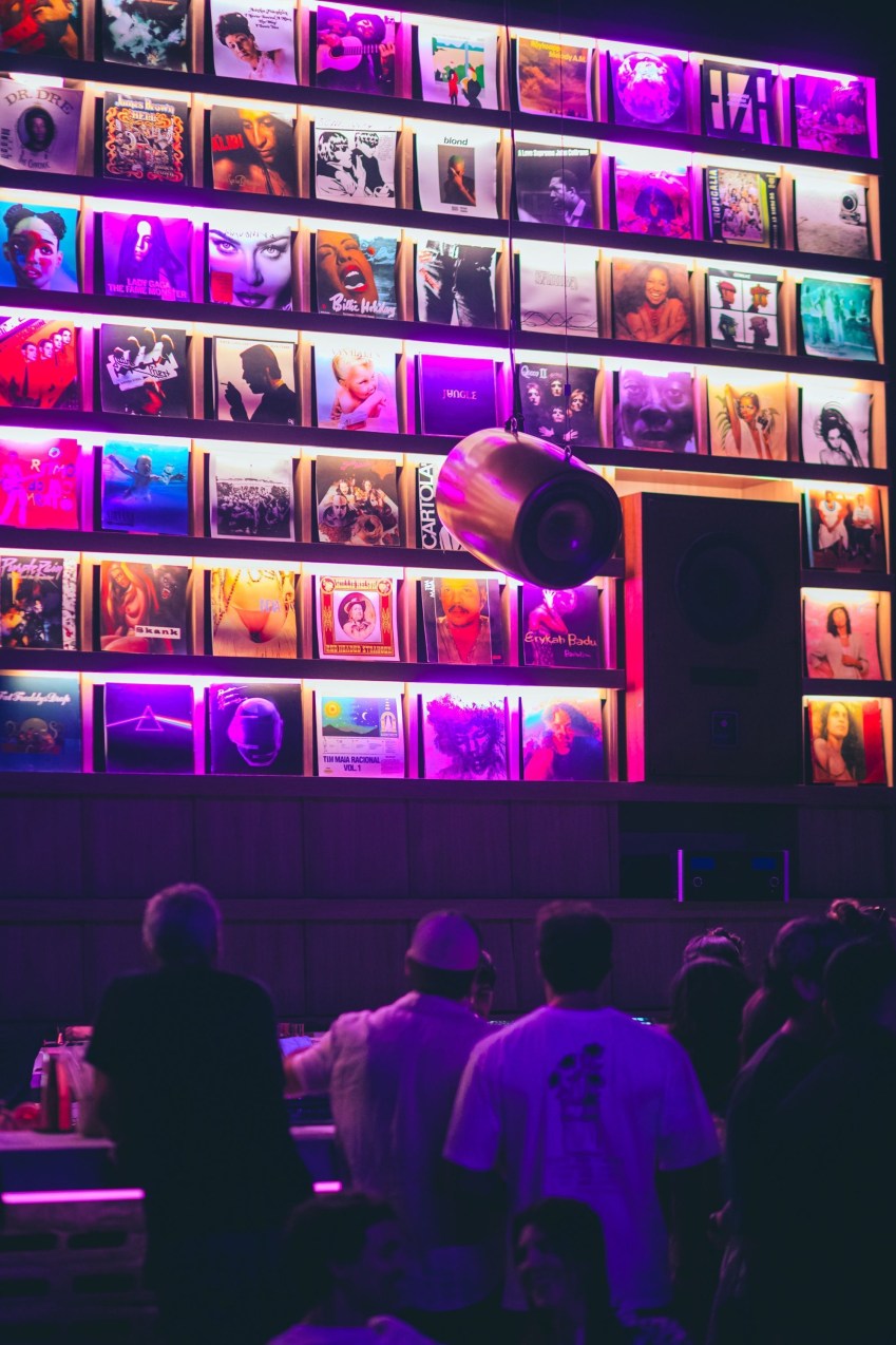 Ambiente do listening bar Hifi Community • Marcos Bacon