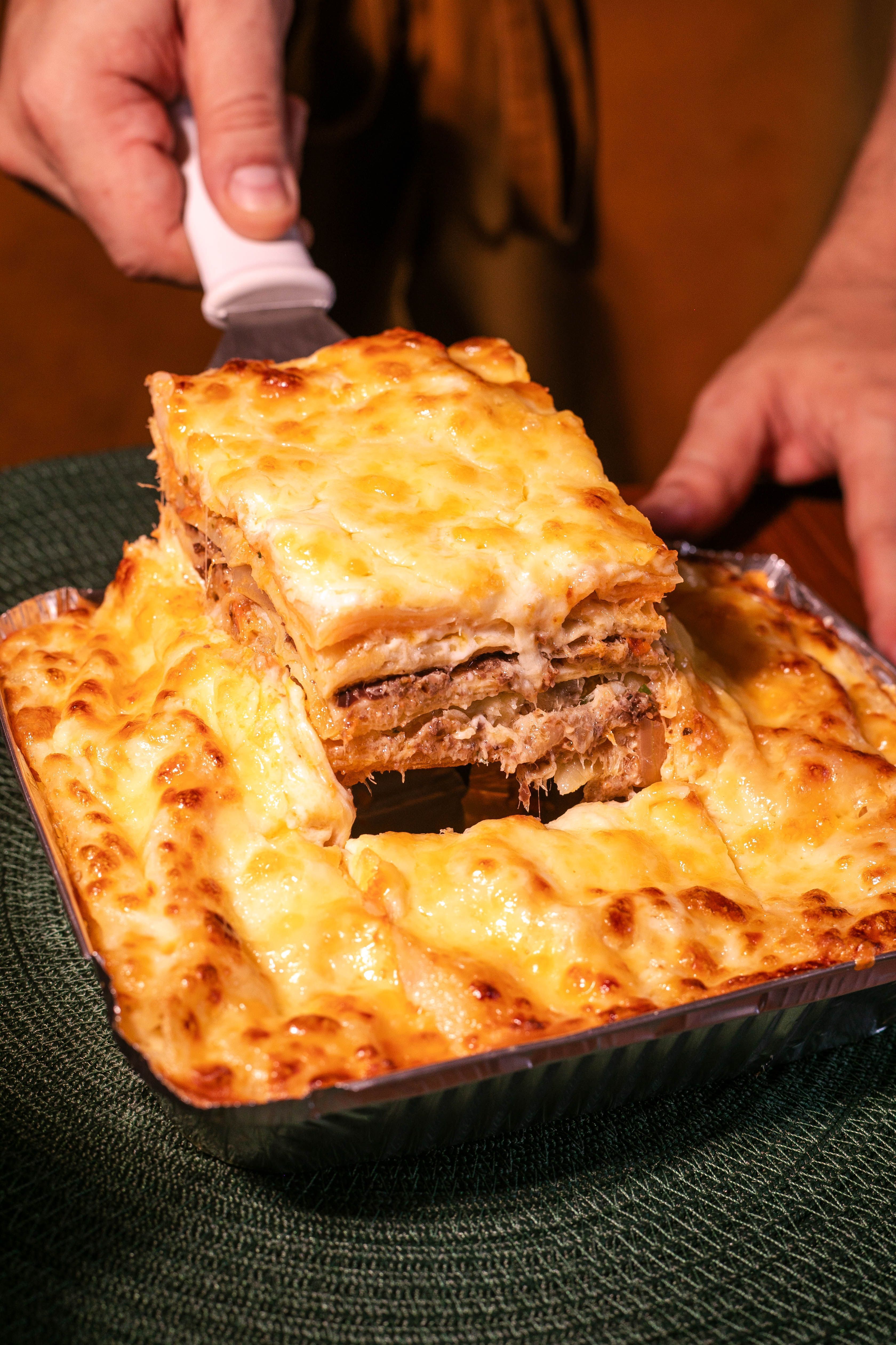 Lasanha de bacalhau da Casa Fabri é um dos destaques do menu de Páscoa • Giovanna Aurelio