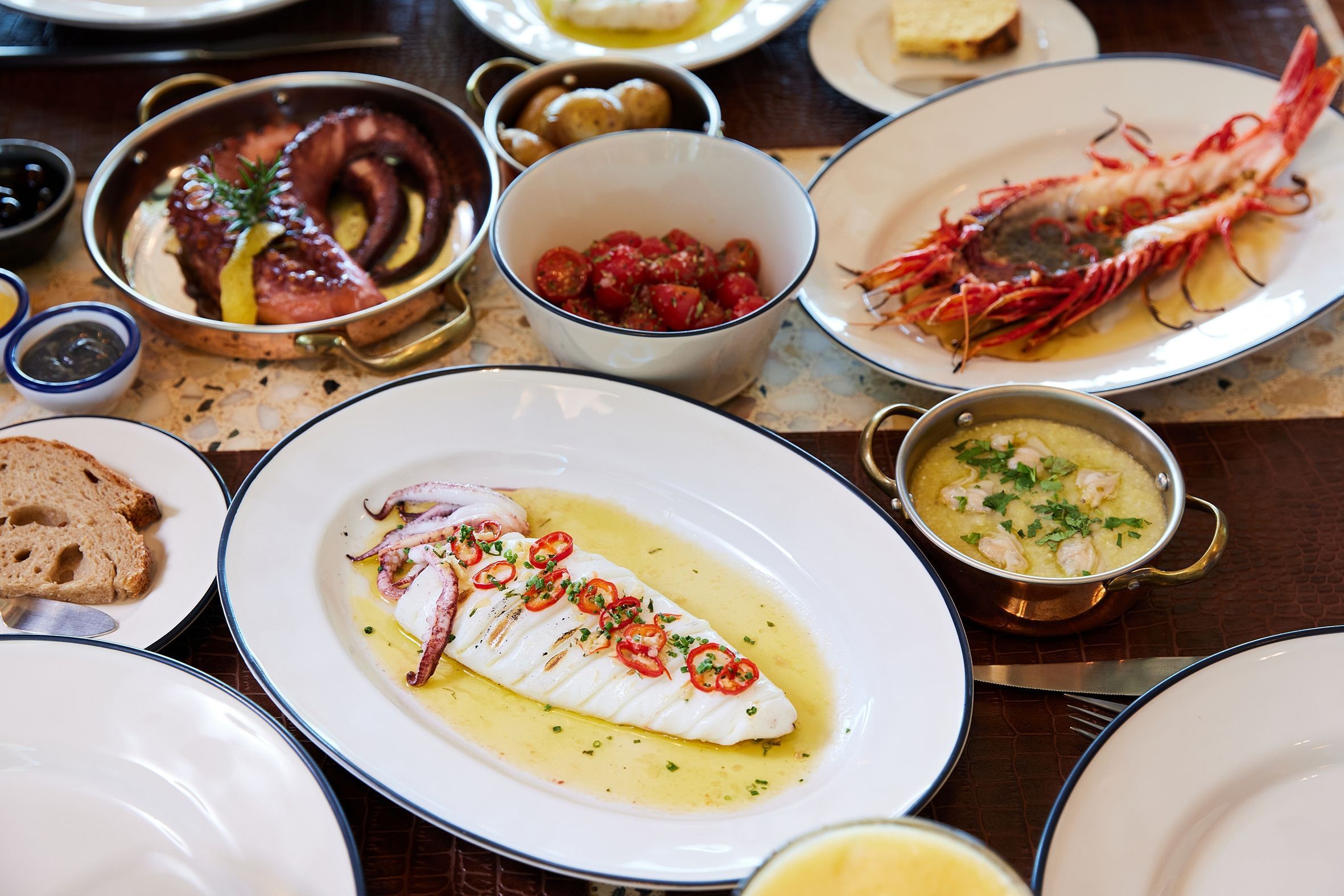 Maré, do chef José Avillez, serve peixes e frutos do mar frescos • Divulgação