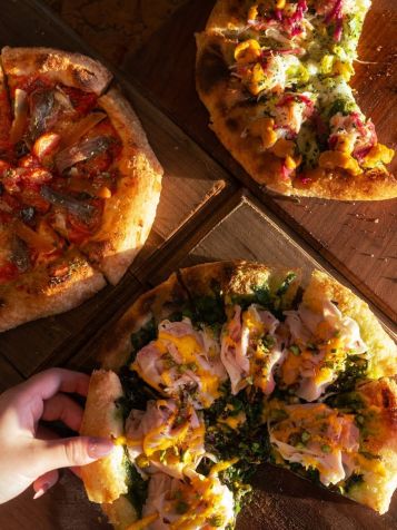 Localizado em Tóquio, The Pizza Bar on 38th oferece vista panorâmica da cidade • Instagram/The Pizza Bar on 38th