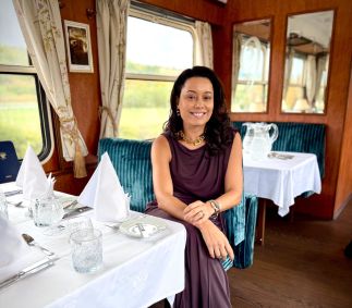 Daniela Filomeno no trem Golden Eagle Danube Express