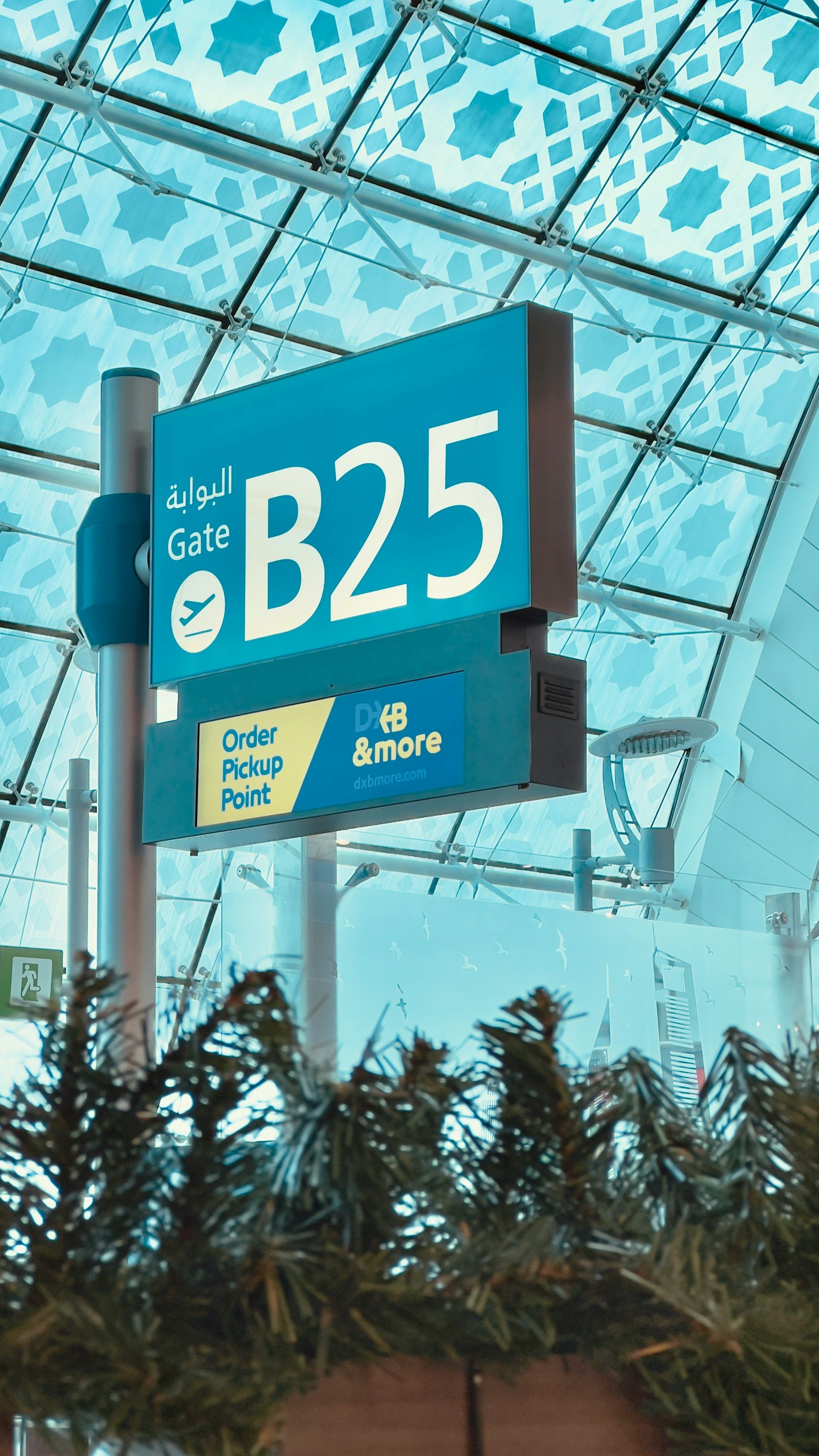 Aeroporto Internacional de Dubai é normalmente um dos centros de aviação mais movimentados do mundo, mas agora está recebendo apenas alguns voos • Unsplash