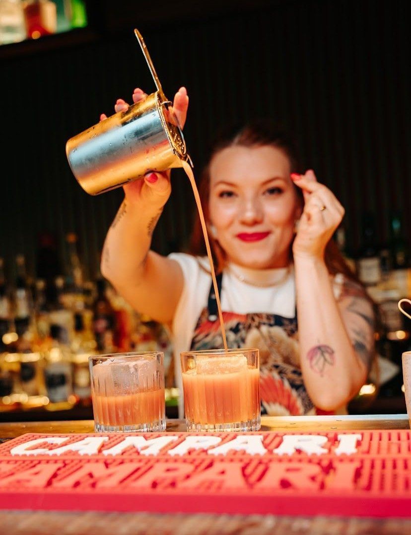 Bianca Lima começou na moda e, desde 2018, atua com mixologia • Divulgação/Campari Group