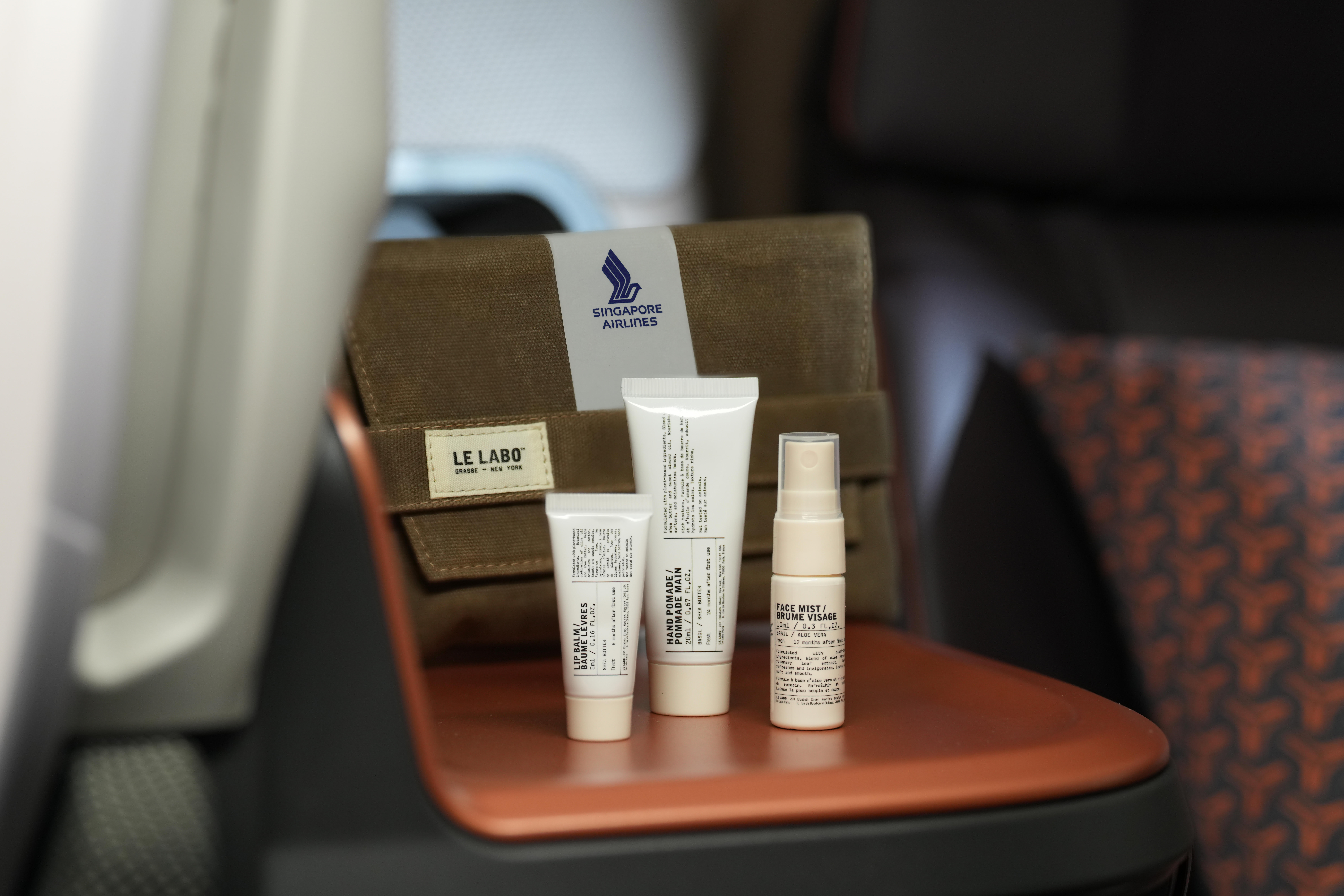 Le Labo assina kits e produtinhos entregues a passageiros da classe executiva da Singapore Airlines • Divulgação