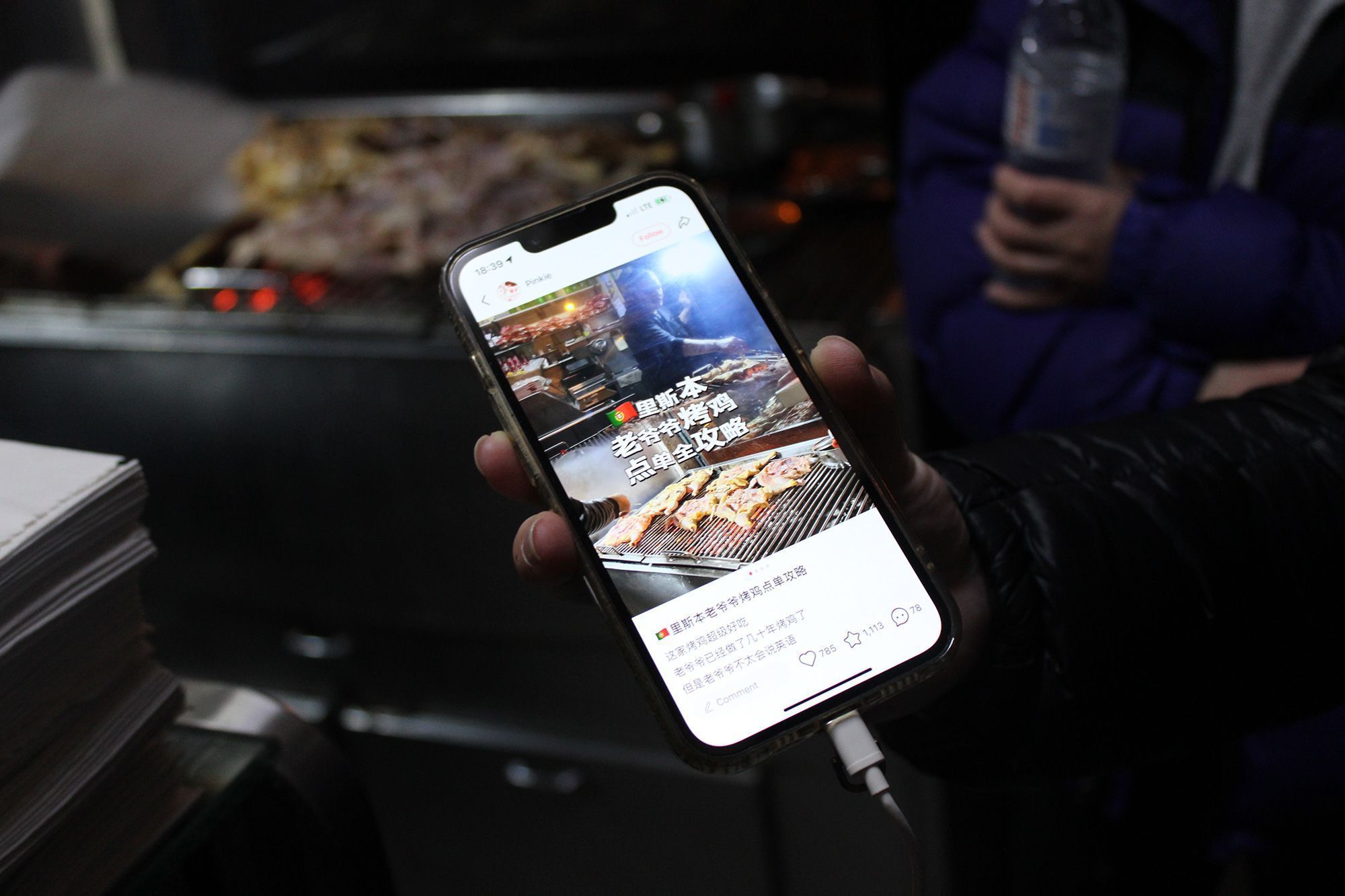 A loja de Silva foi destaque no Xiaohongshu, ou RedNote, uma plataforma de mídia social chinesa semelhante ao TikTok • Tiago Palma/CNN via CNN Newsource
