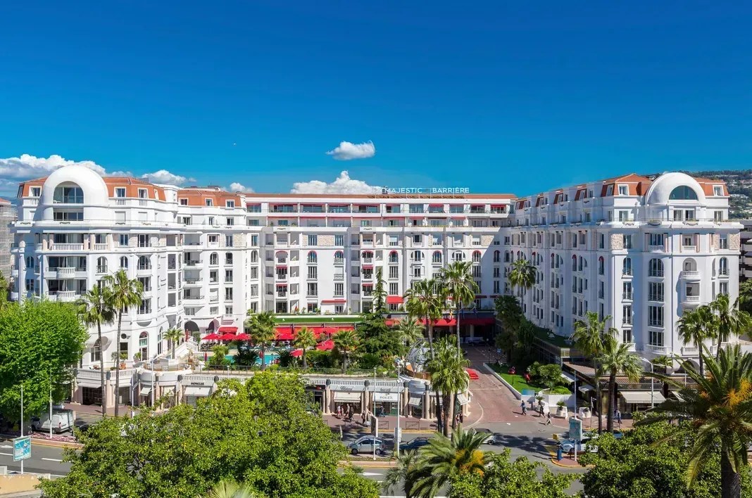 Fachada do hotel Le Majestic, em Cannes