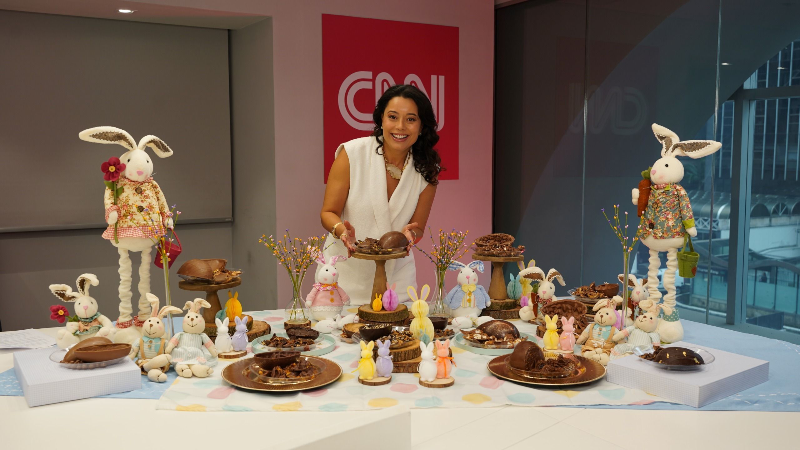Daniela Filomeno promove grande degustação de ovos de Páscoa na sede da CNN