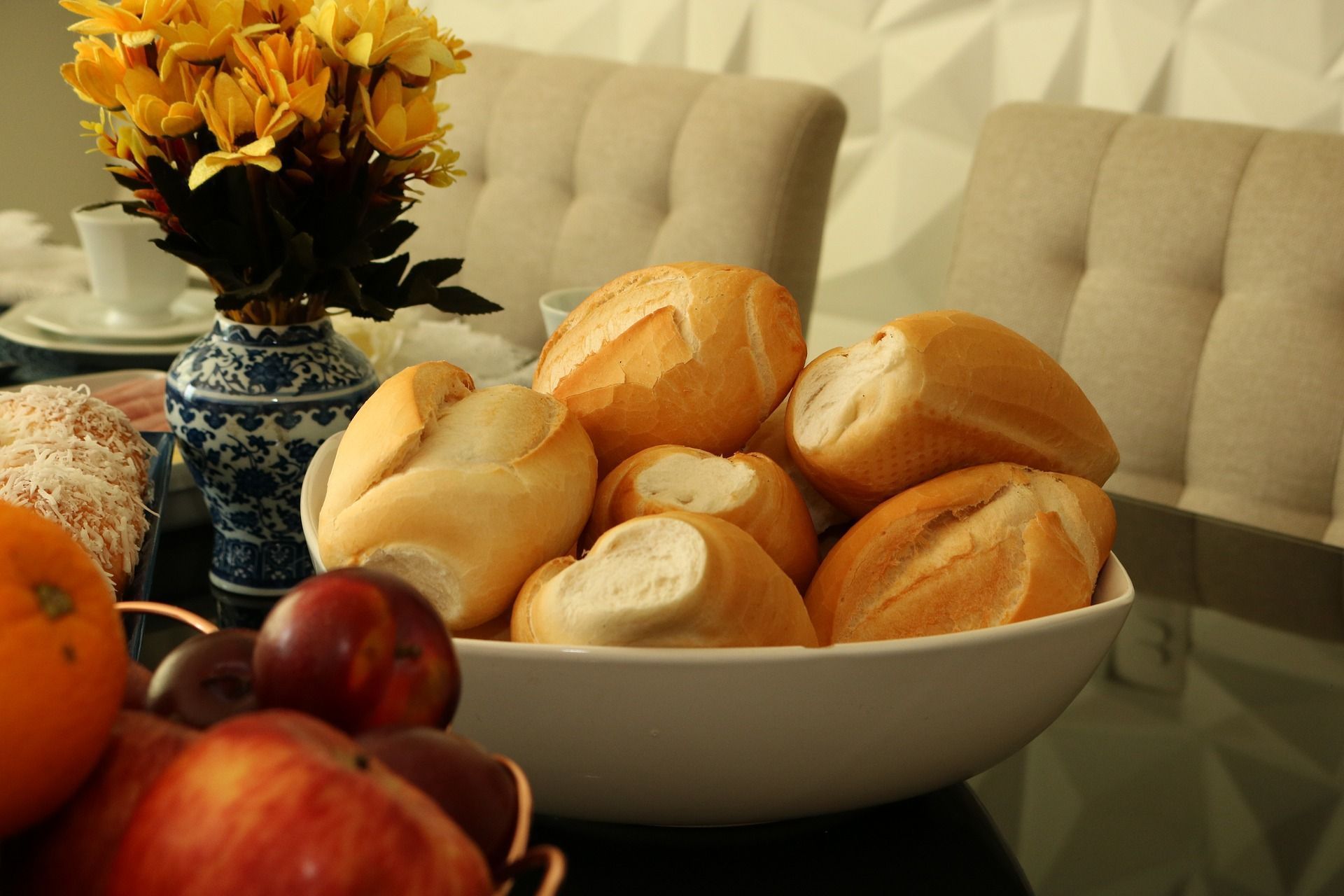 Pão francês é acompanhamento ideal para cafés de manhã ou da tarde • ruitter/Pixabay