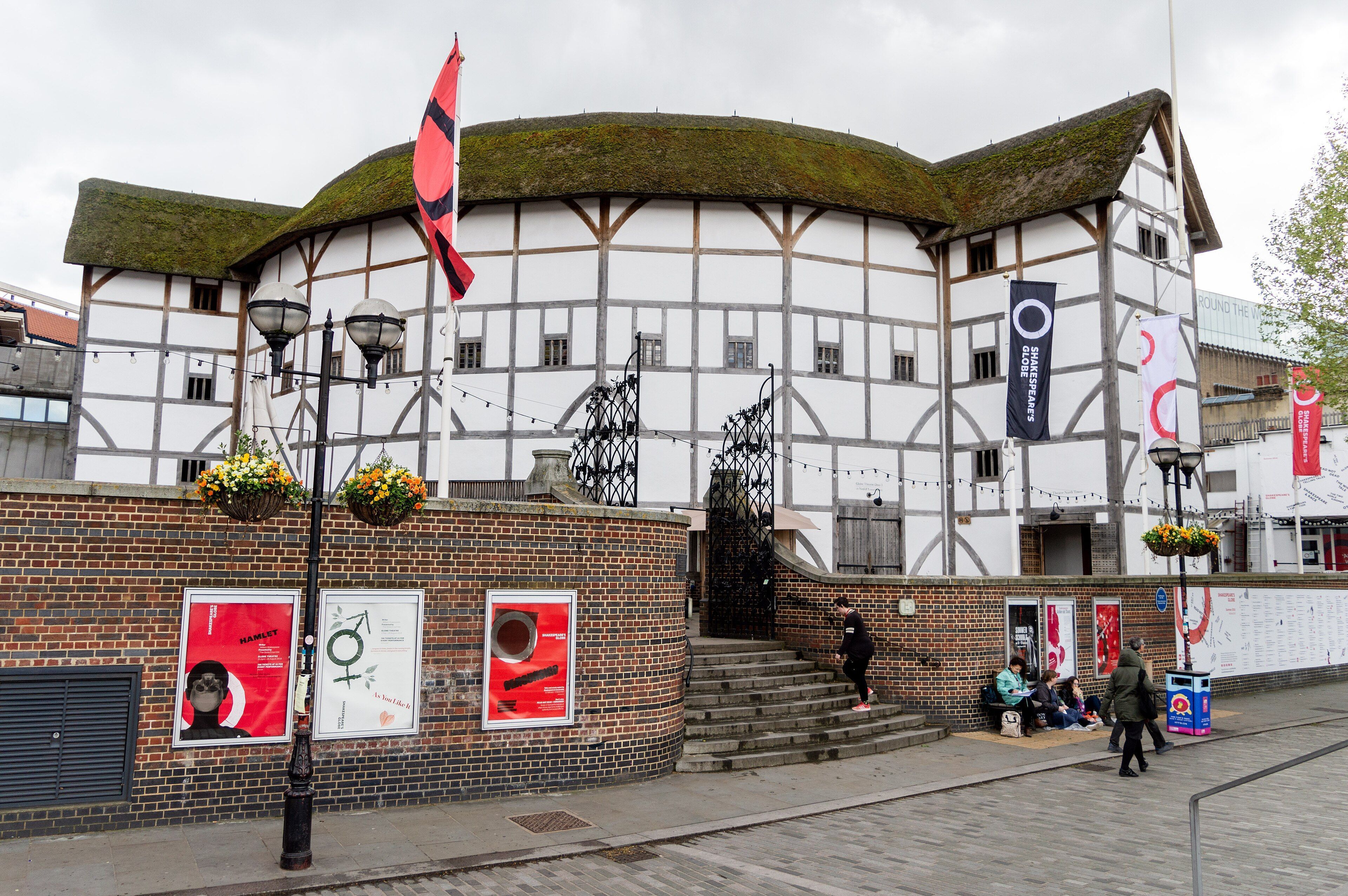 Shakespeare's Globe, em Londres; produção de "Hamnet" construiu réplica em estúdio • Tristan Surtel/Wikimedia Commons/CC BY-SA 4.0