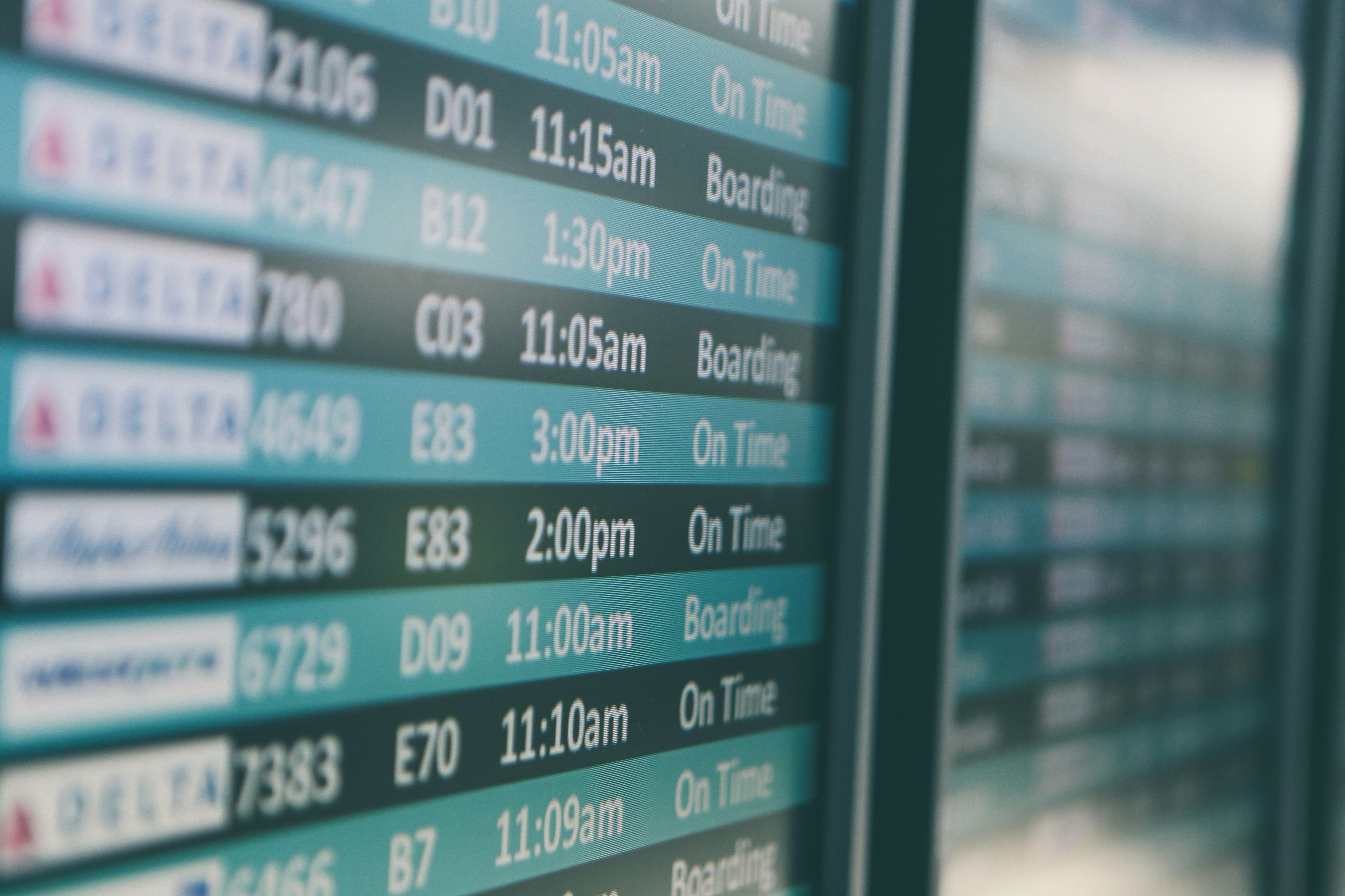 Recomenda-se que os viajantes verifiquem suas apólices de seguro para saber se estão cobertos em caso de imprevistos causados por conflitos • Unsplash