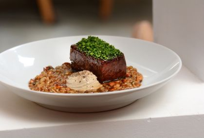 Restaurante Casa Rios reabre em Pinheiros mantendo o fogo como protagonista