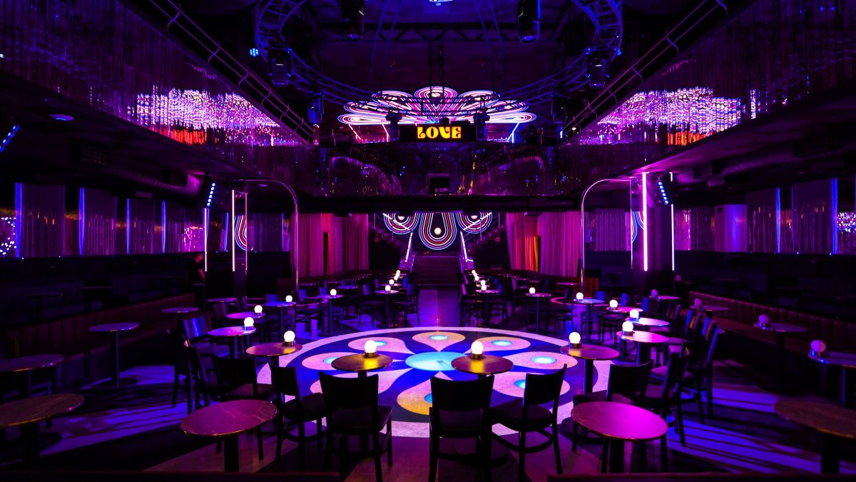Casa de espetáculo Love Cabaret estreia nova fase, spoiler: sem palco!
