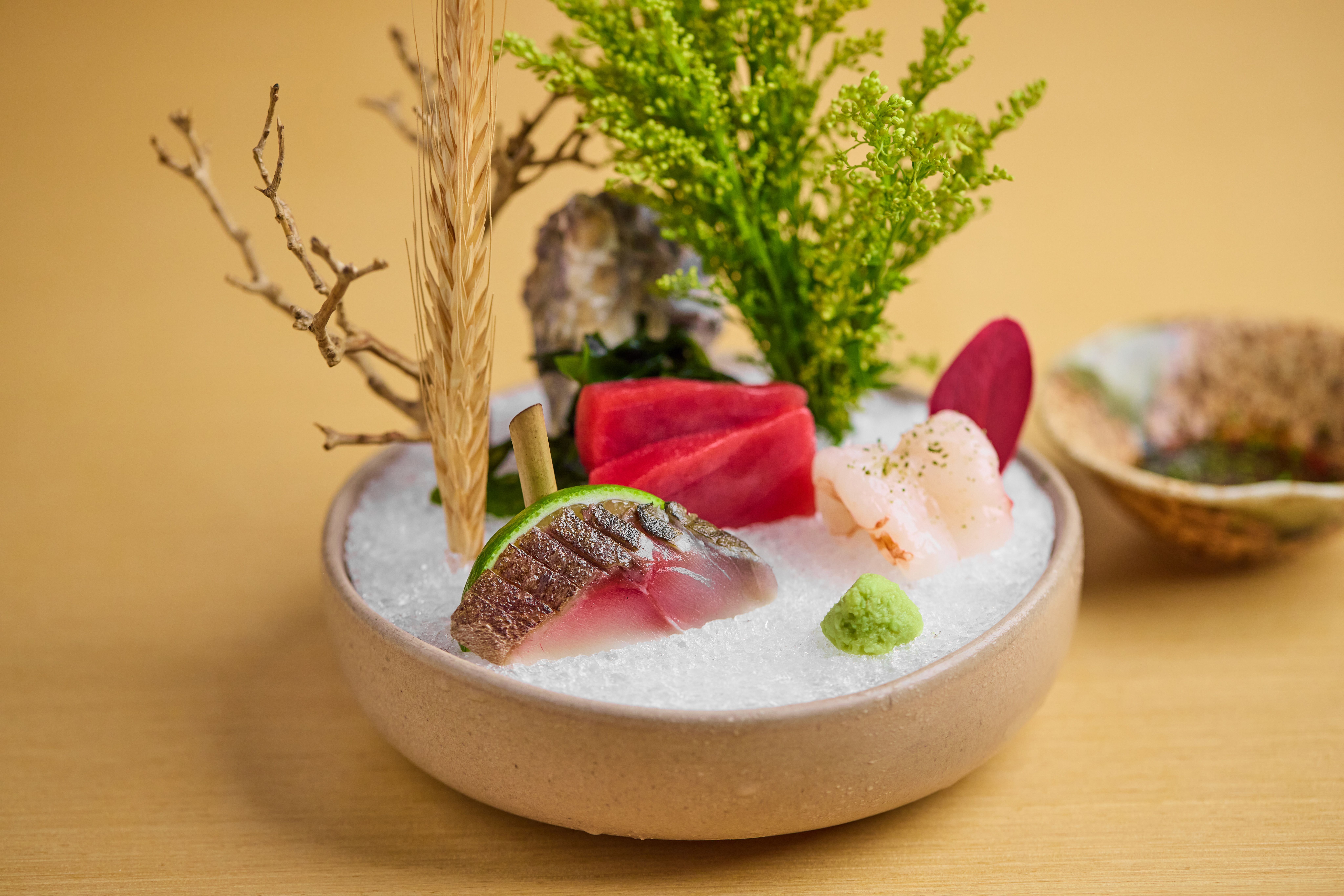Etapa de sashimi servida no Ryo, do chef Edson Yamashita • enzo Sanematsu