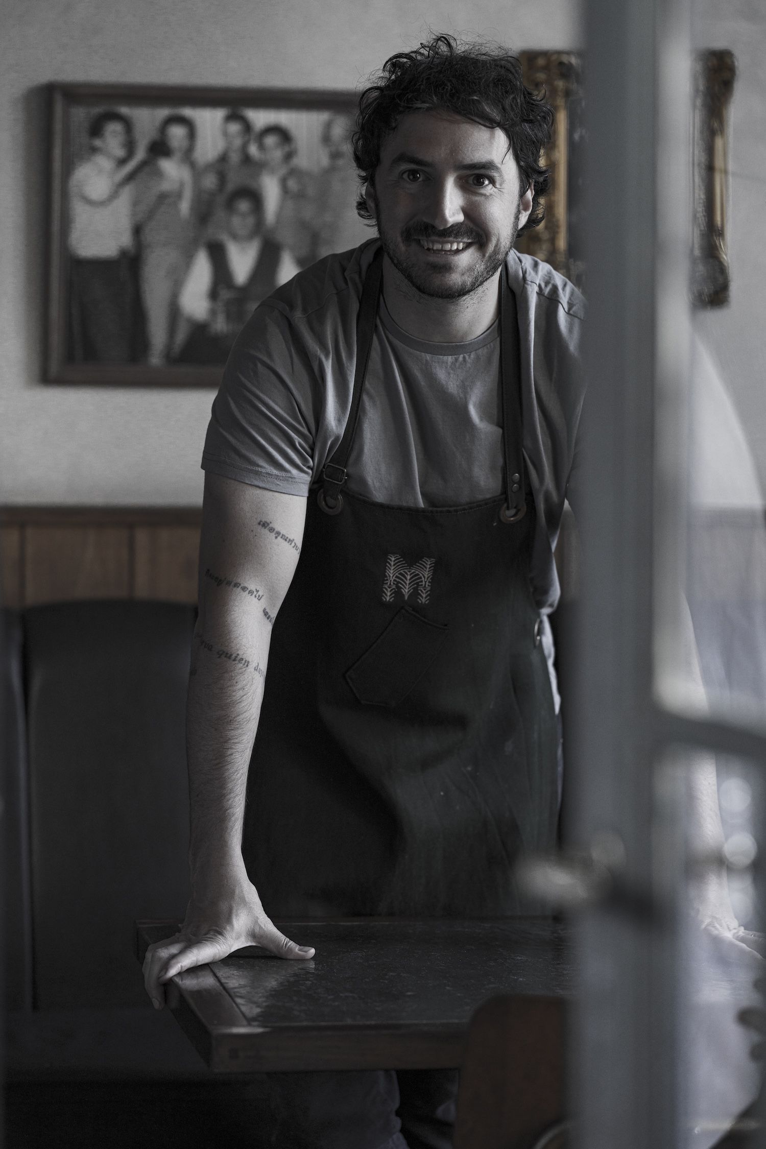 Chef Facundo Kelemen, à frente do Mengano • Divulgação