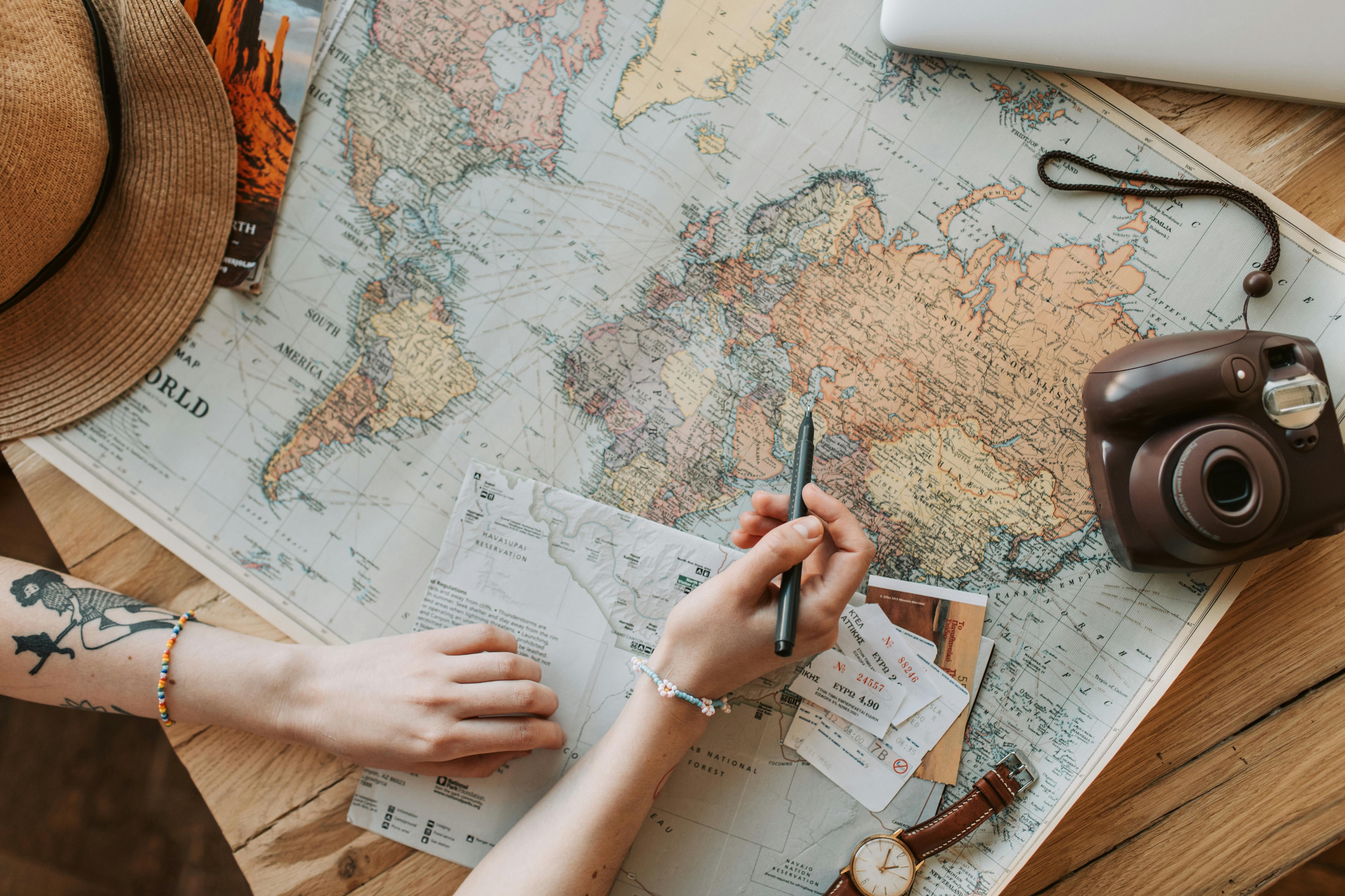 Planejamento de viagem com mapa
