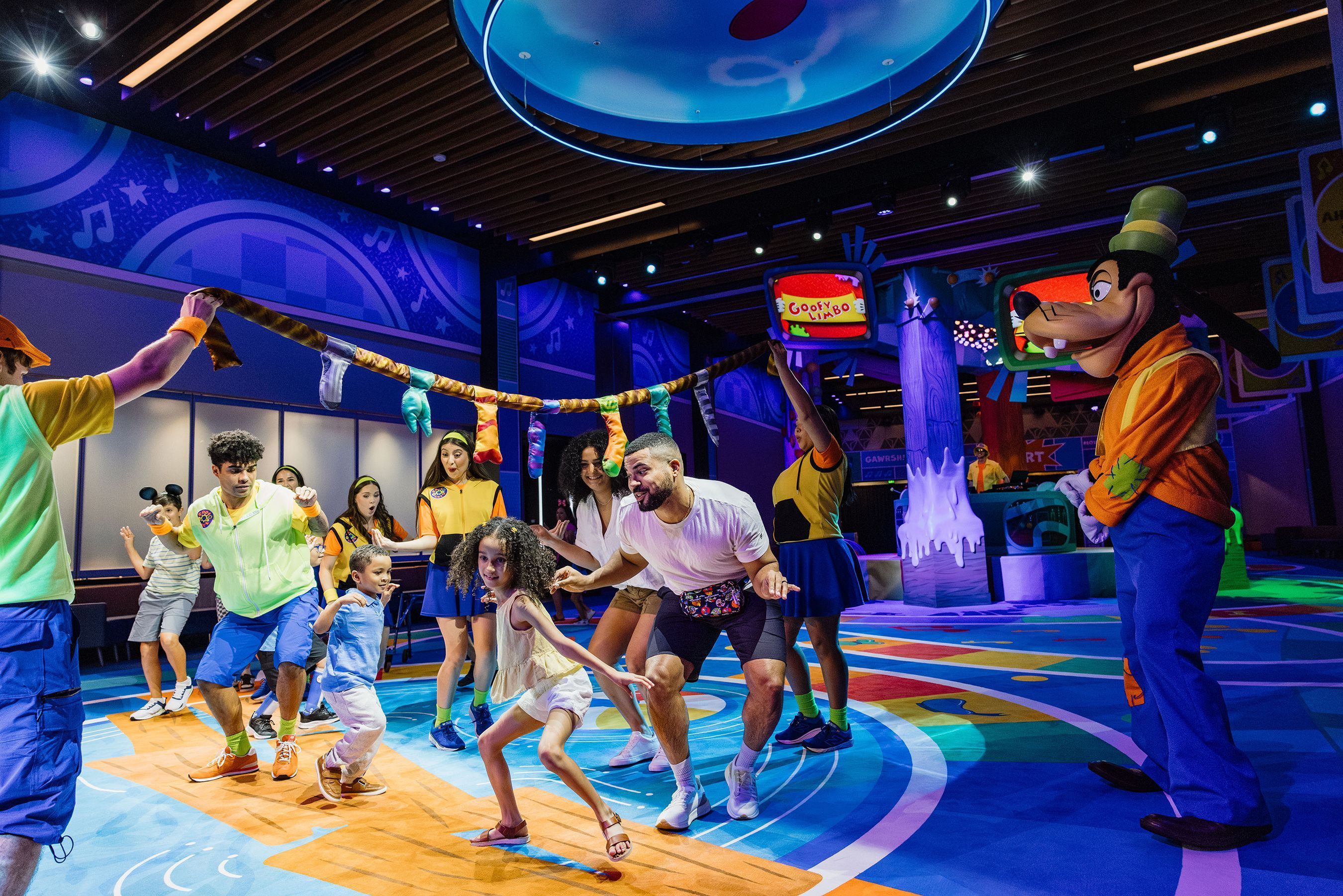 GoofyCore no CommuniCore Hall: visitantes do Epcot se juntam ao Pateta para uma festa de verão • Mariah Wild/Disney