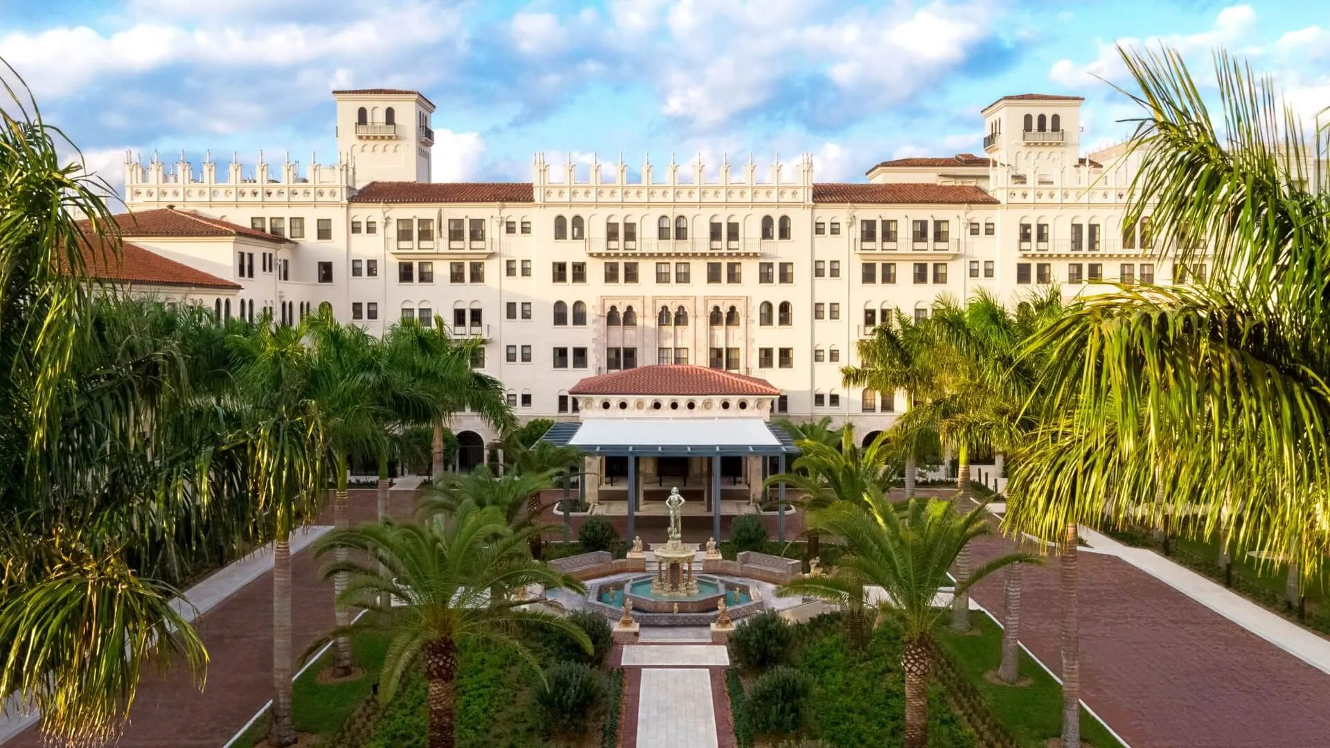 The Boca Raton é resort localizado na Flórida, nos Estados Unidos