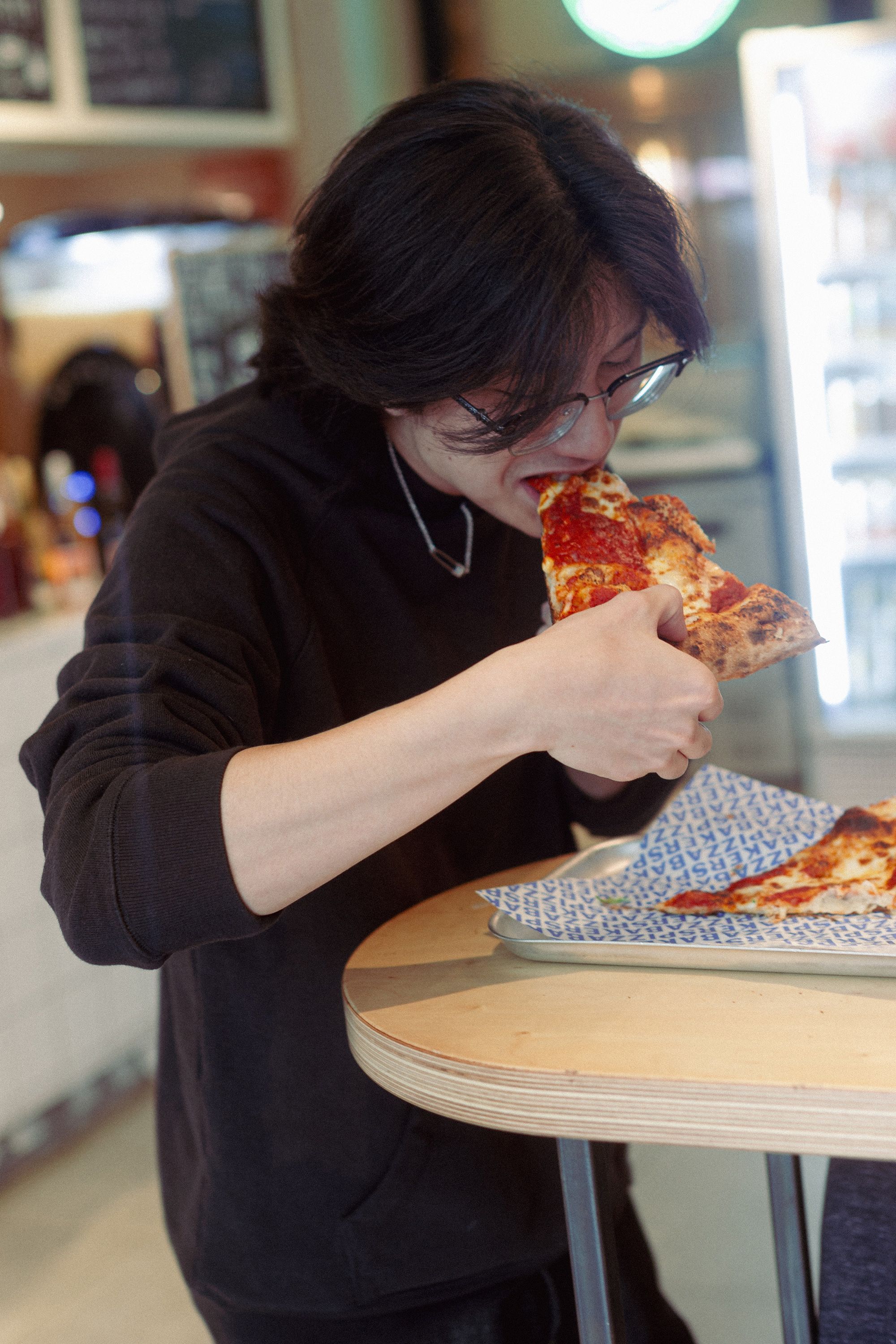 As pizzas da Breadstall têm uma massa simultaneamente macia e crocante • Toby Hancock/CNN via CNN Newsource