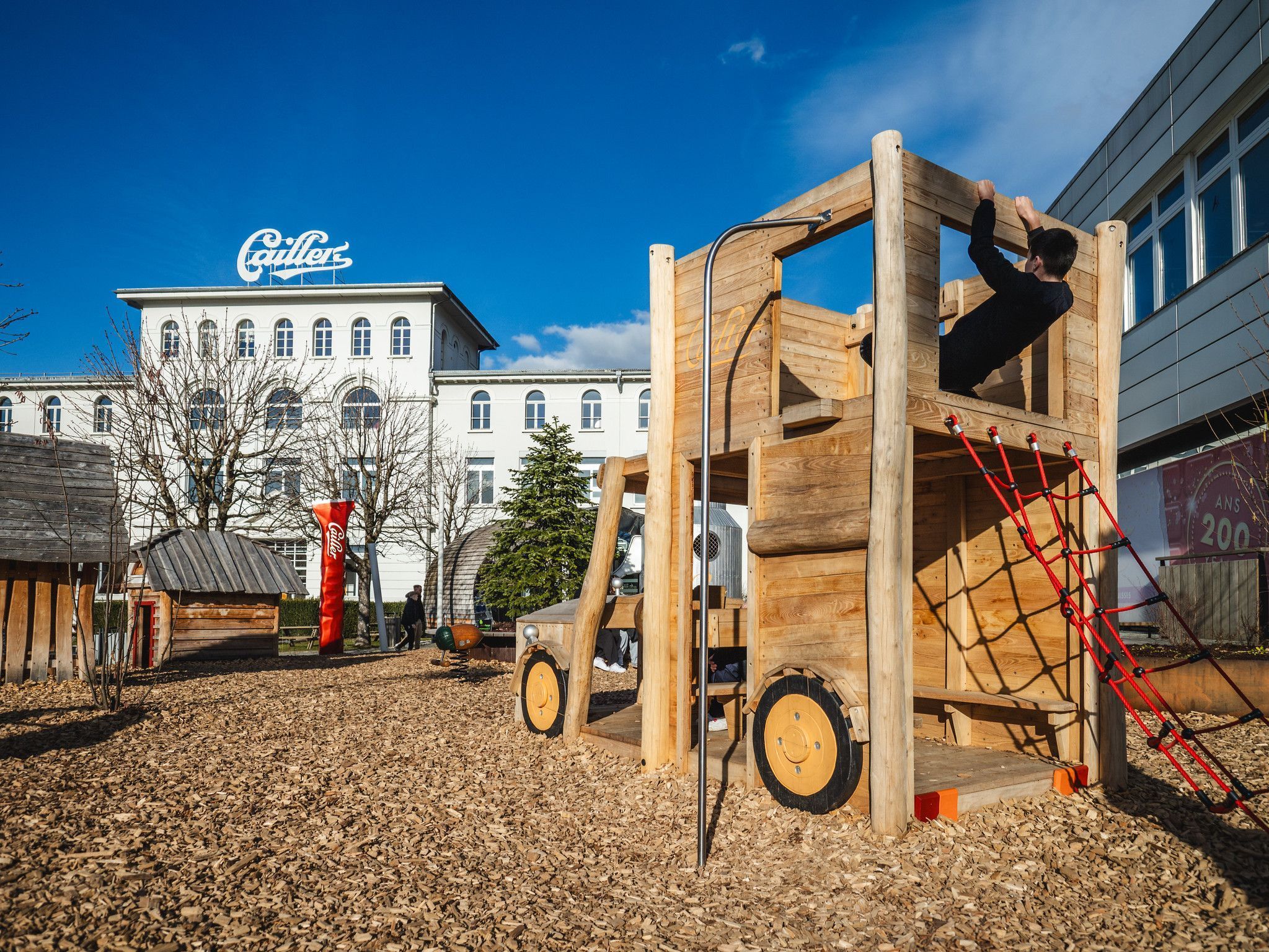 Playground já existente na fábrica da Cailler em Broc, na Suíça • Nestlé Switzerland/Flickr