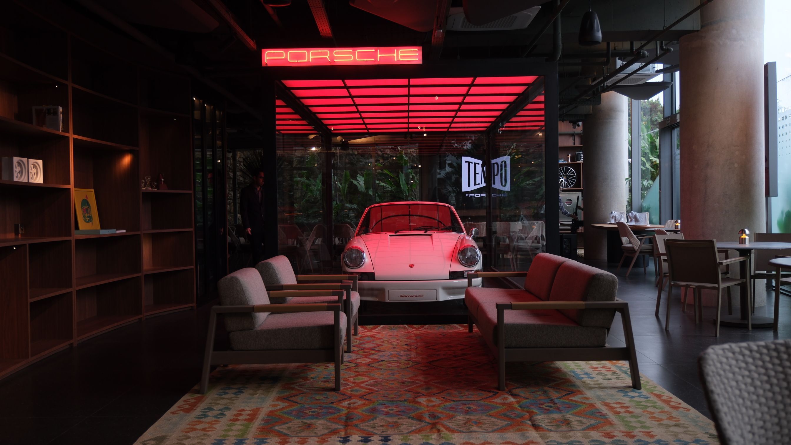 TEMPO by Porsche abre as portas em São Paulo e promete ser um hub de arte, gastronomia, música e cultura automotiva