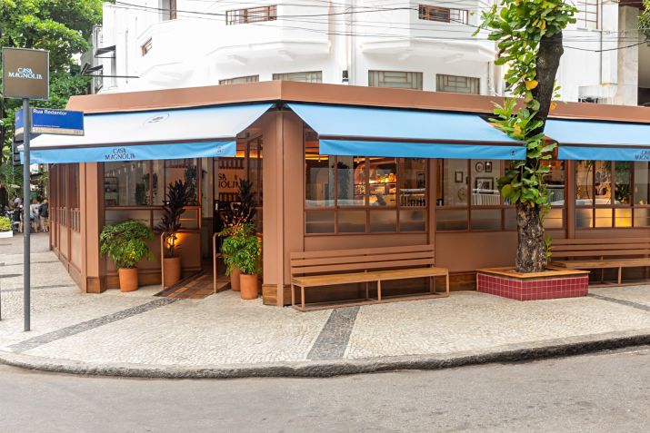 Fachada da Casa Magnólia, em Ipanema, no Rio • Rodrigo Azevedo
