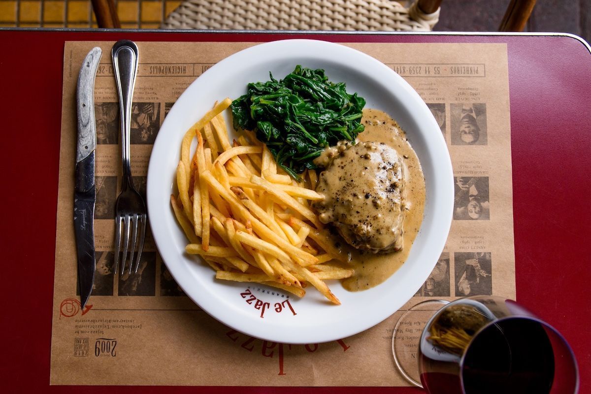 Filet au poivre do Le Jazz Brasserie • Lucas Terribili