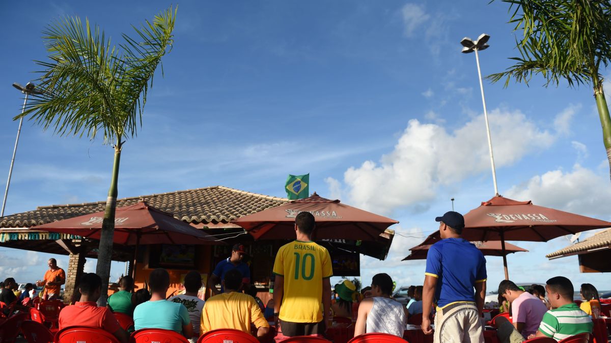 Copa do Mundo 2026 deve movimentar R$ 2,4 bilhões em bares, diz pesquisa