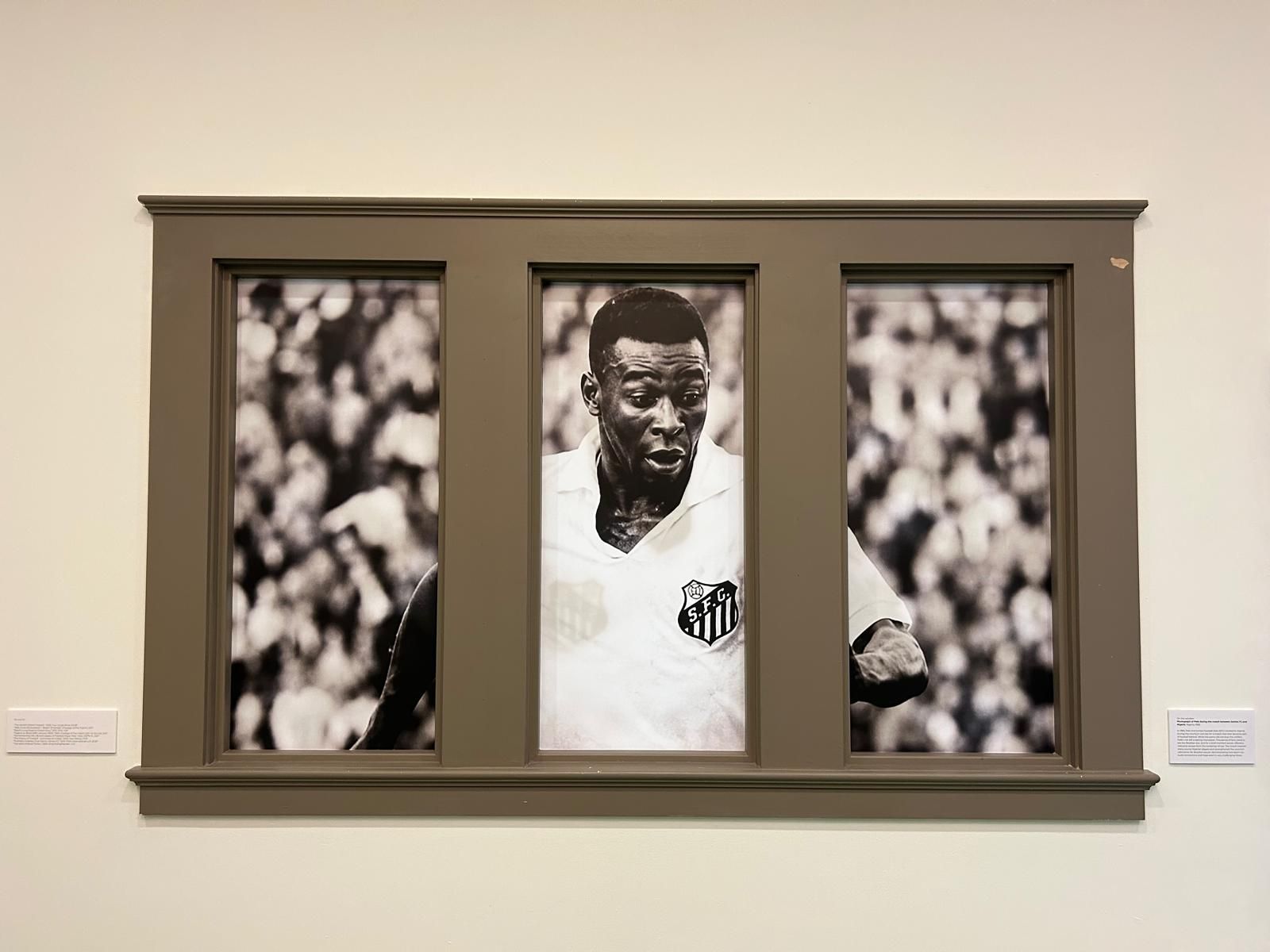 Mostra reúne fotos, documentos e objetos de Pelé para contar a trajetória do Rei do Futebol • Divulgação/Coral Gables Museum