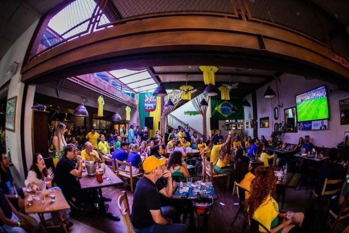 Ambiente do Jacaré Grill • Divulgação