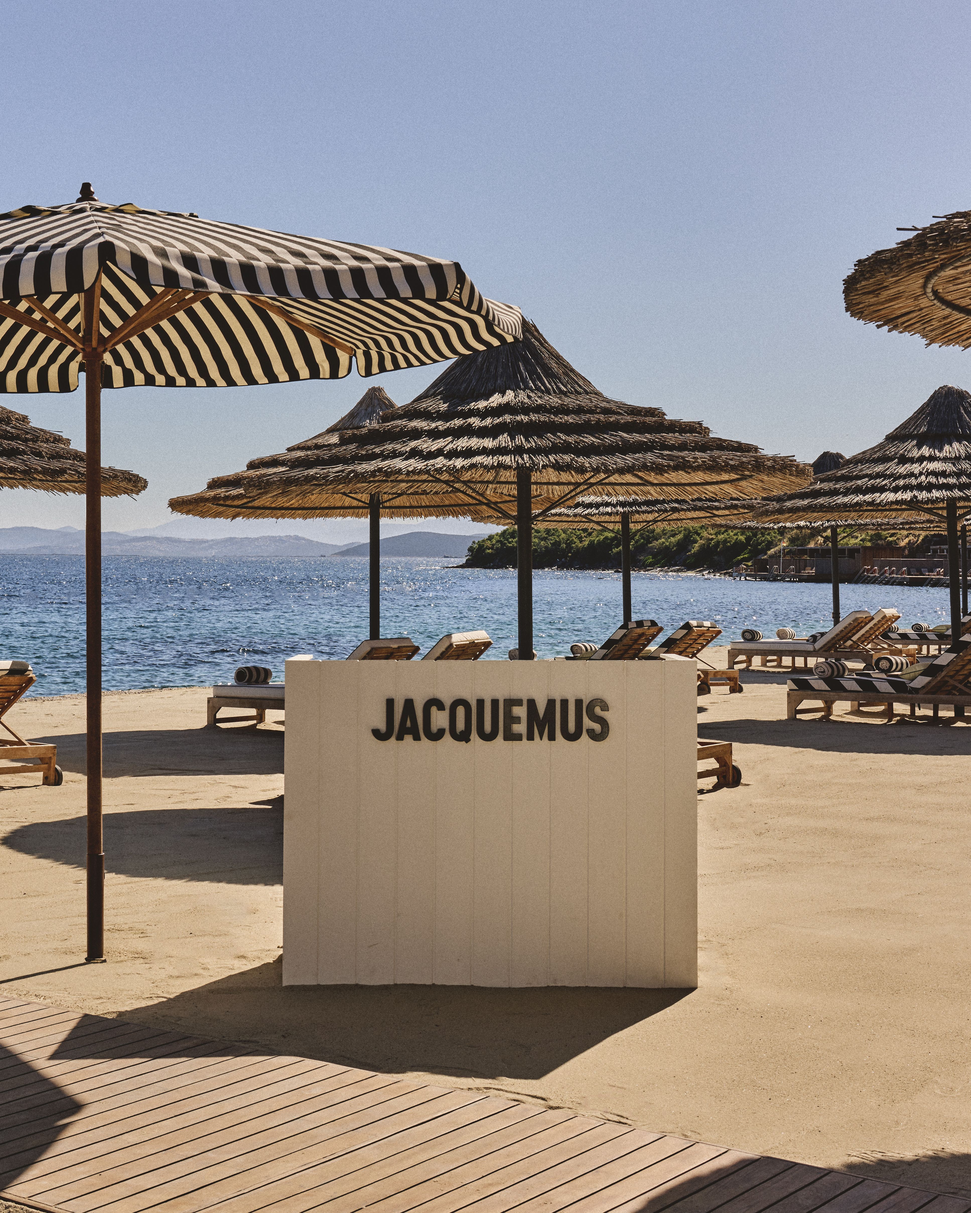 Jacquemus leva estética minimalista e ensolarada para o Mandarin Oriental Bodrum, hotel debruçado no Mar Egeu • Divulgação